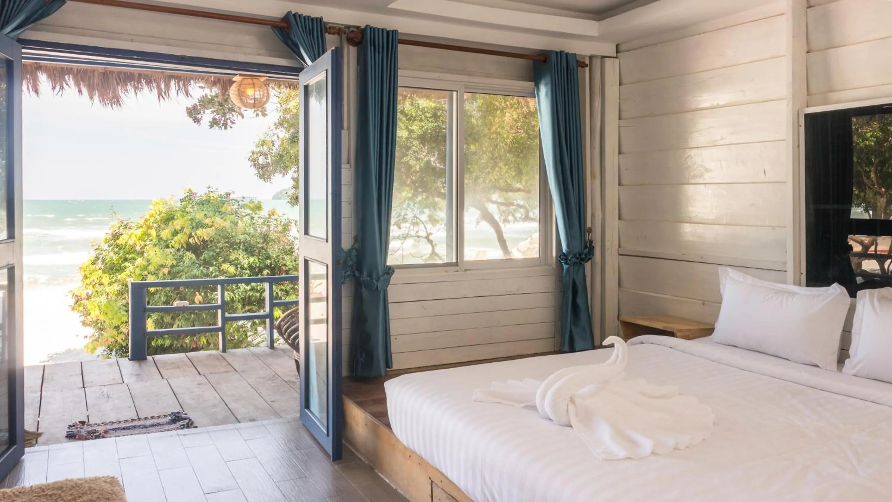 Bed in SARASEA Koh Rong Samloem