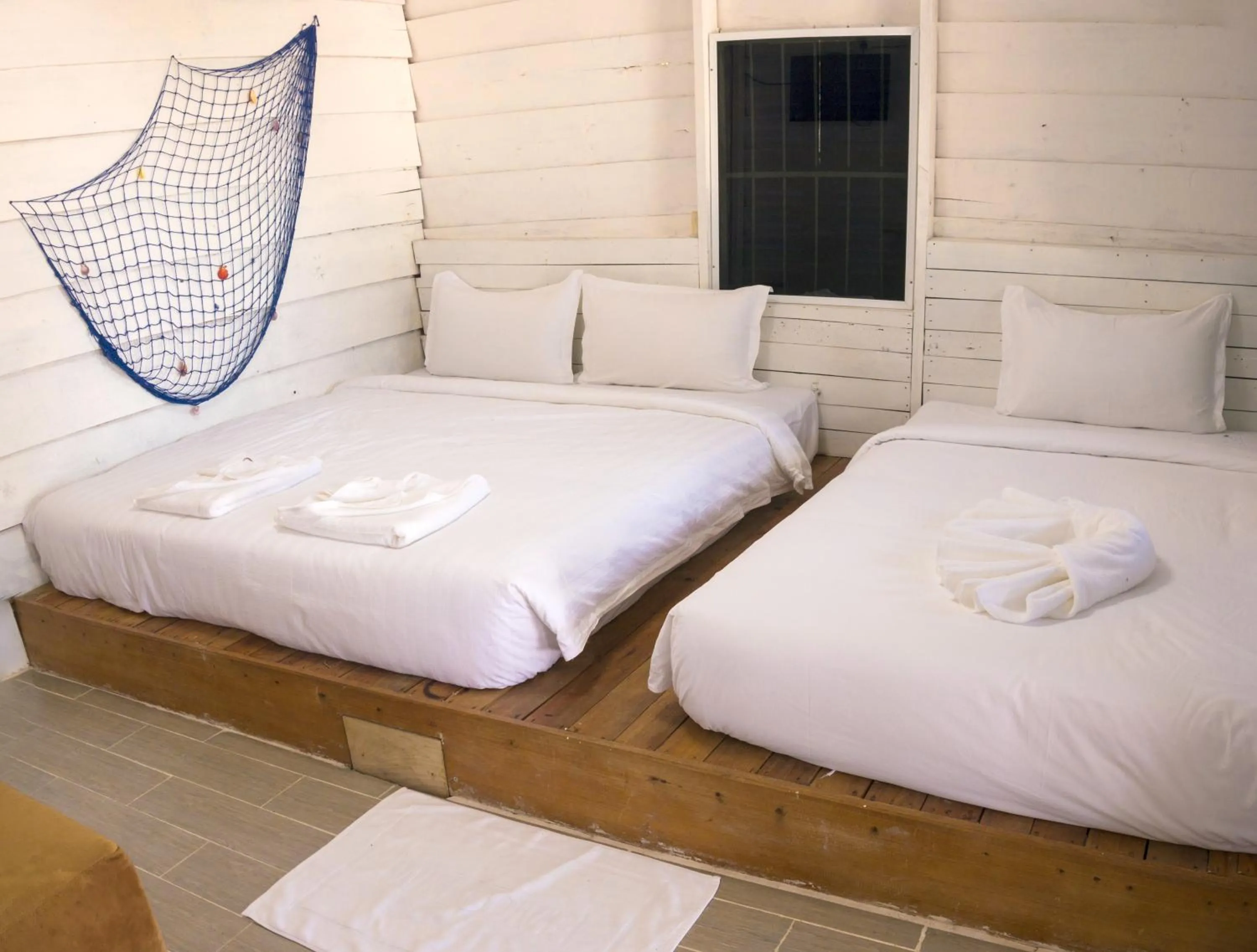 Photo of the whole room in SARASEA Koh Rong Samloem