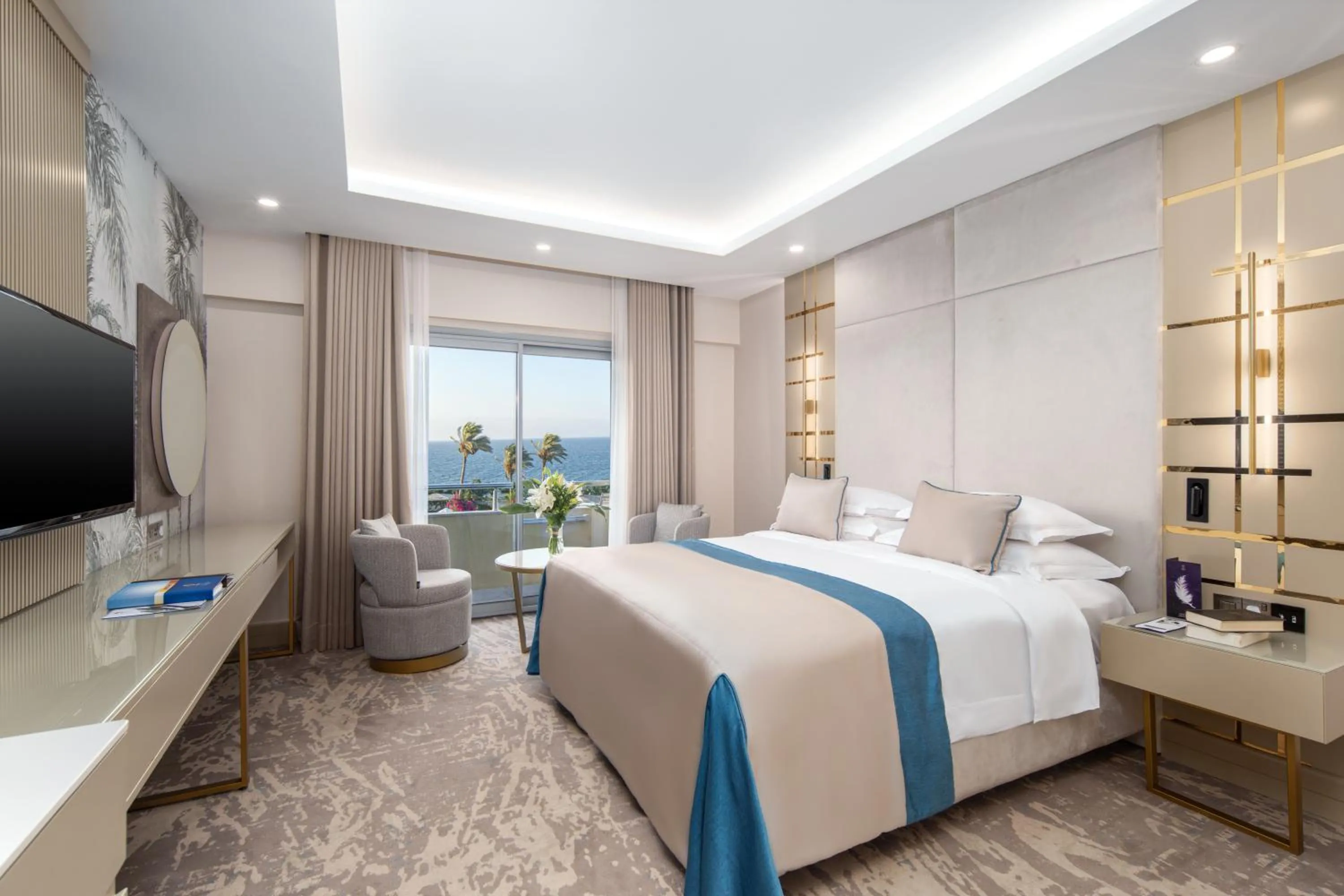 Photo of the whole room, Bed in Merit Park Hotel Casino & SPA