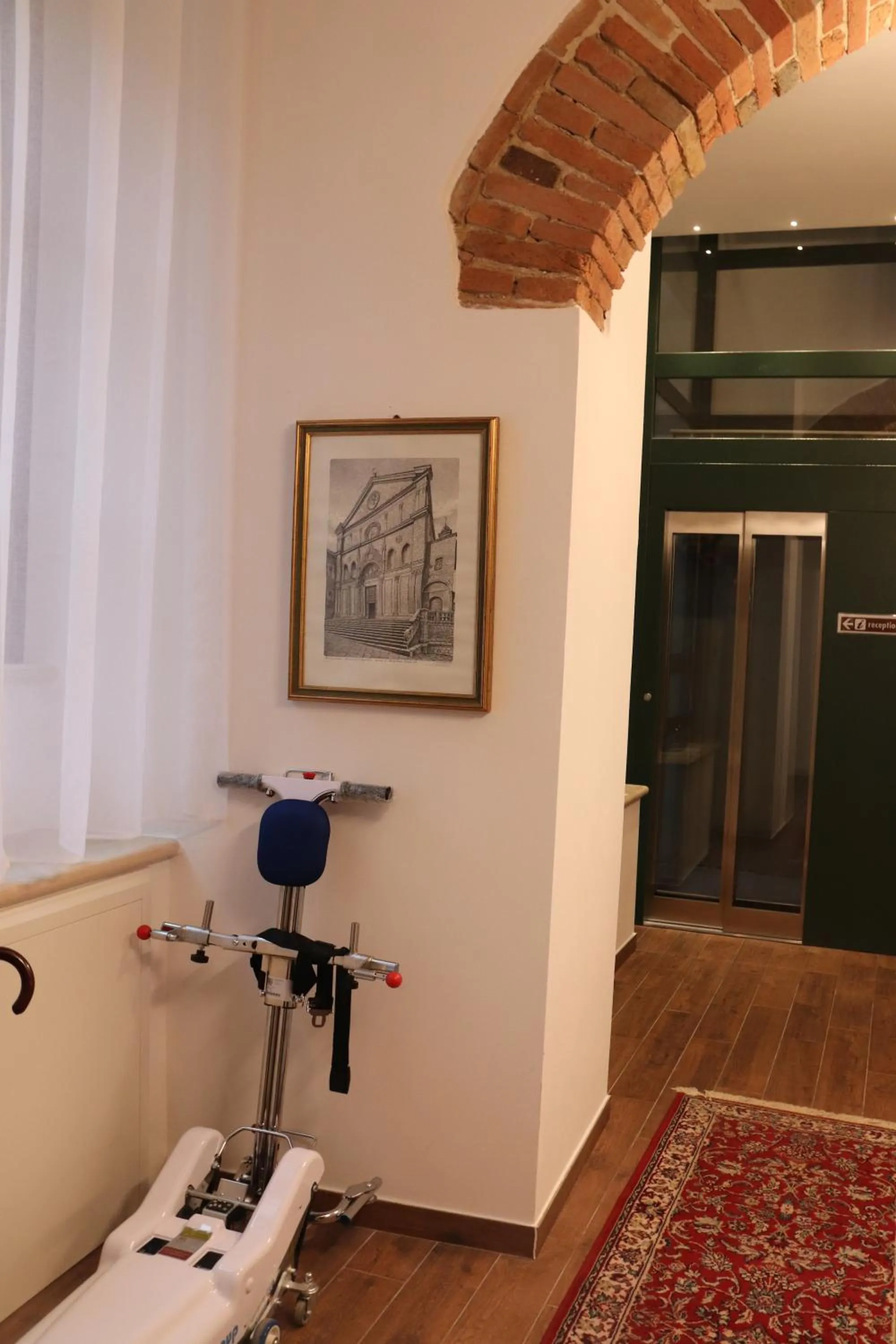 elevator in Meublé il Riccio