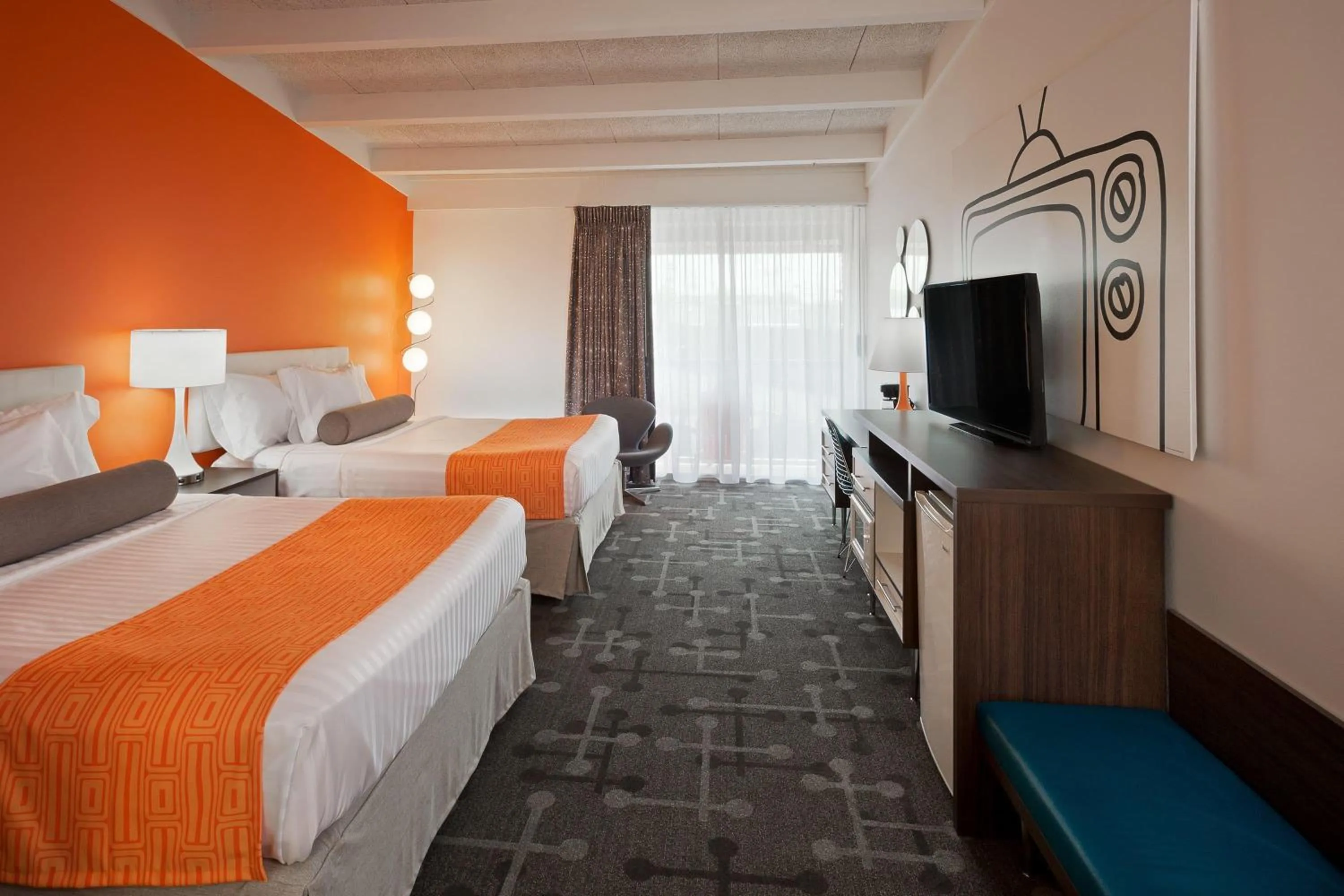 Photo of the whole room, Bed in Howard Johnson by Wyndham Toms River