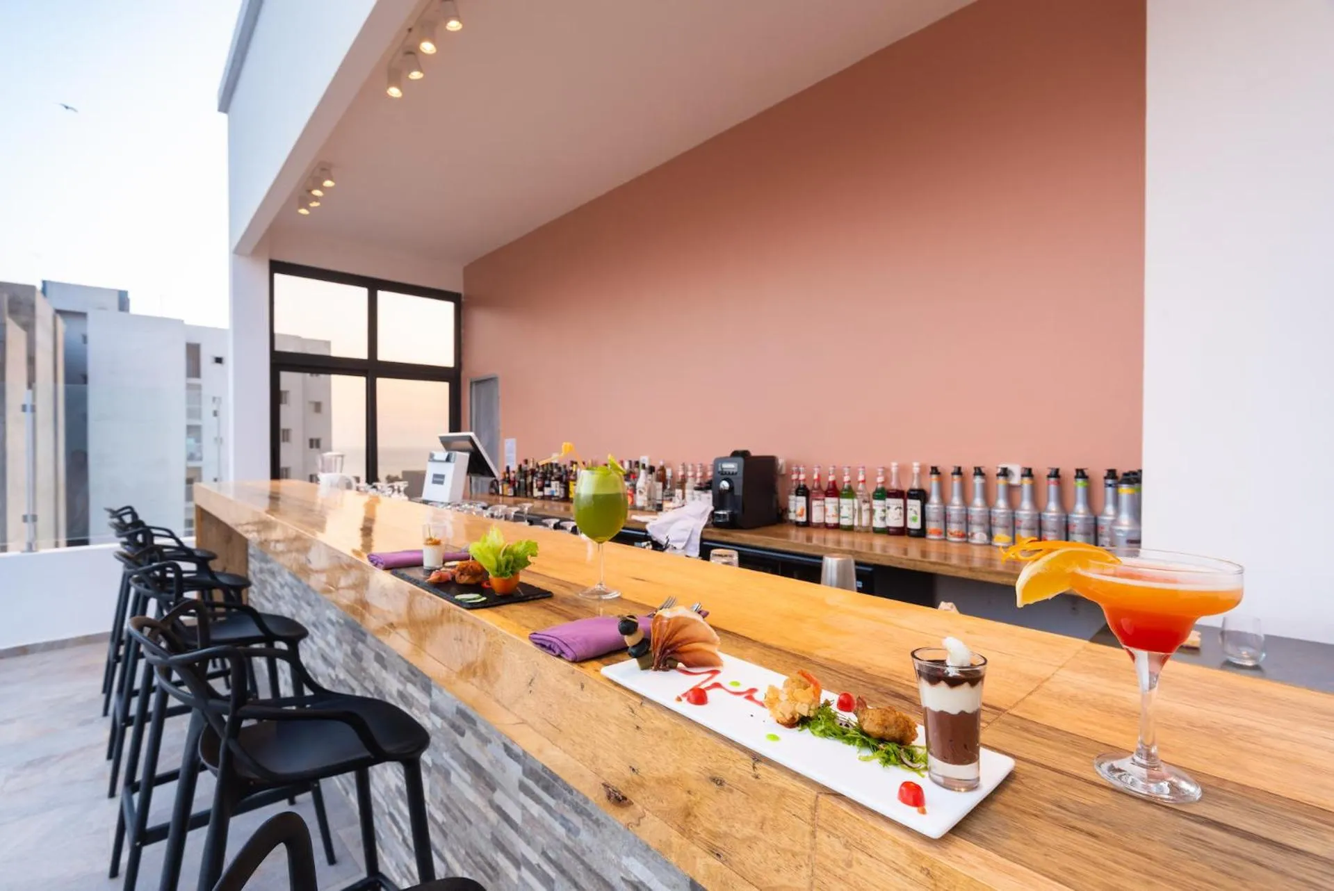 Restaurant/places to eat in L'Adresse Dakar