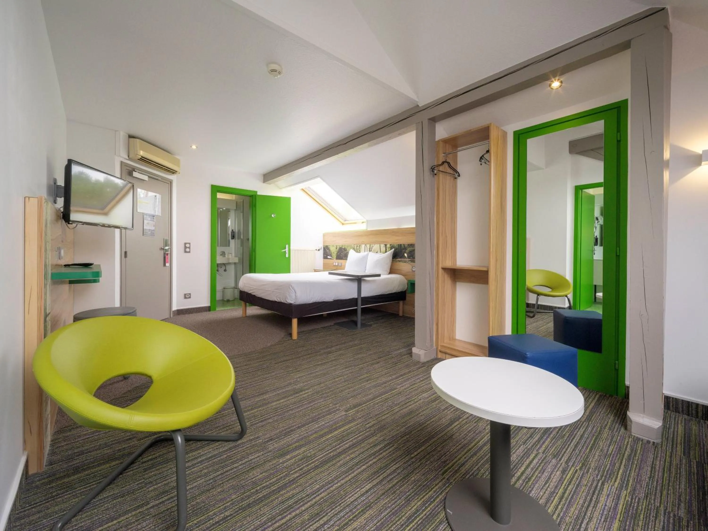 Photo of the whole room, Bed in ibis Styles Sarrebourg