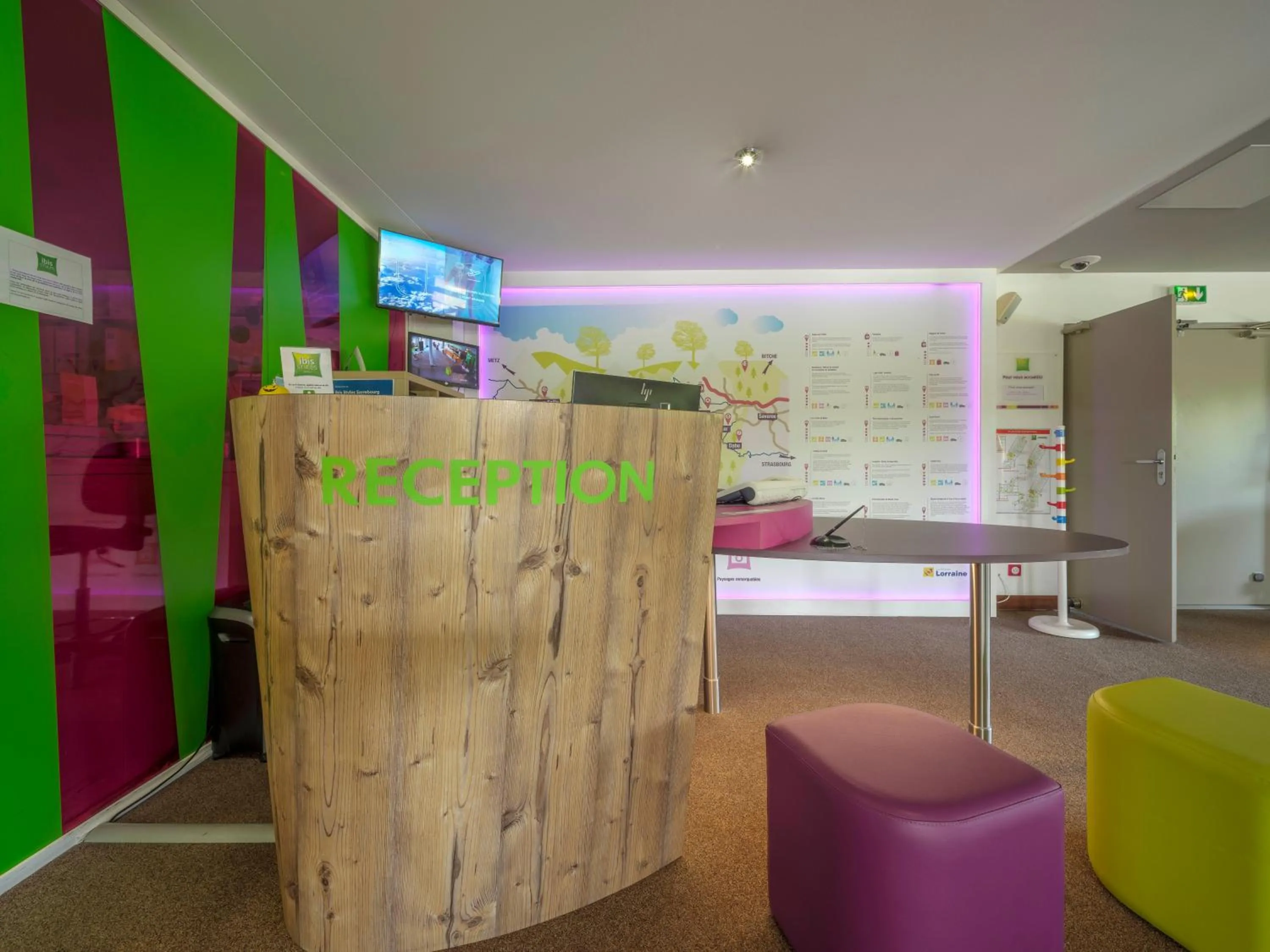 Lobby or reception in ibis Styles Sarrebourg