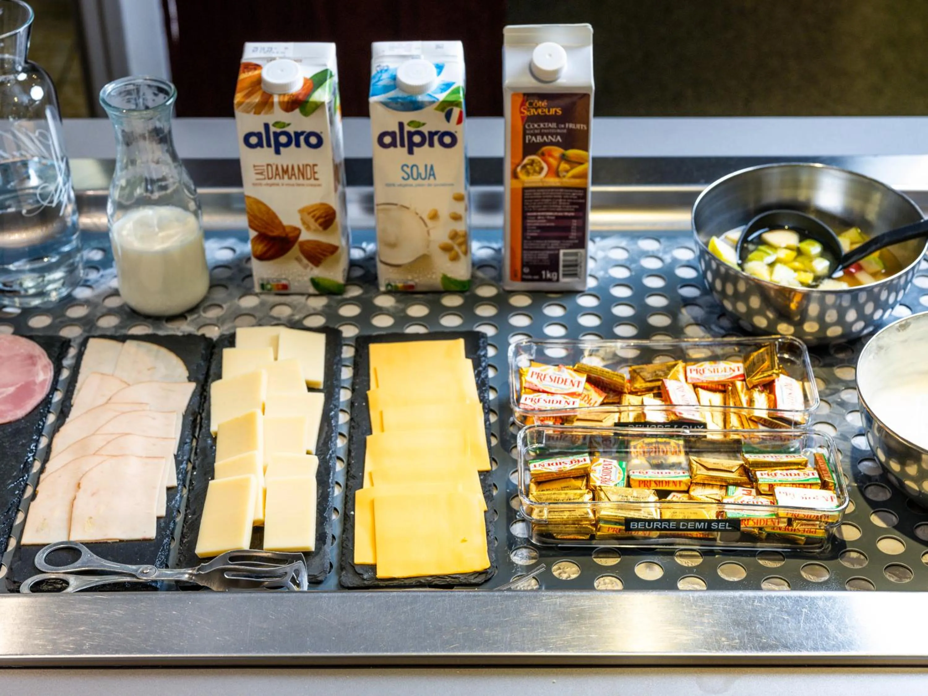 Buffet breakfast in ibis Styles Sarrebourg