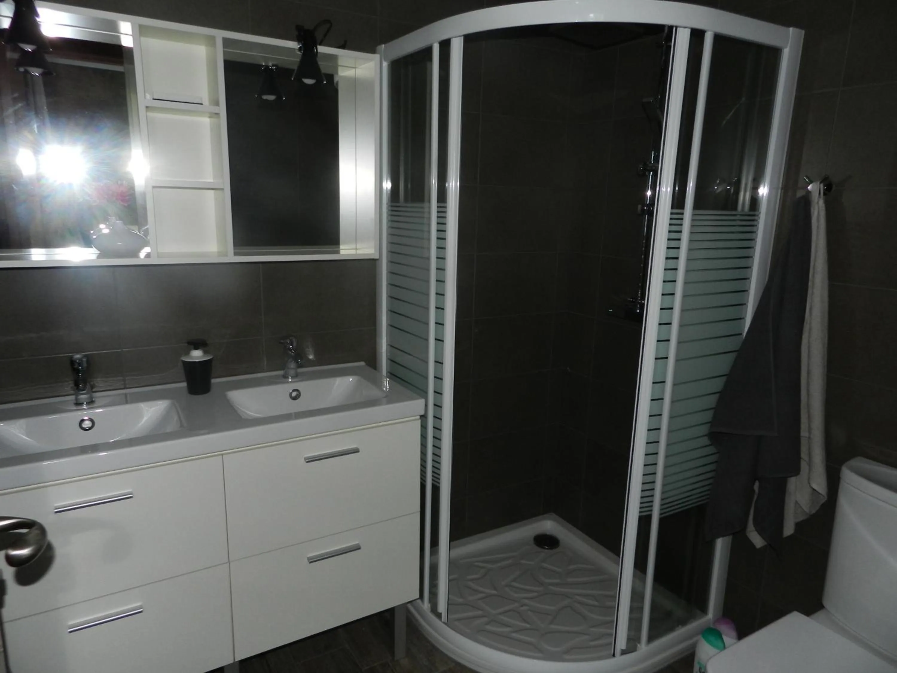 Bathroom in Hotel Garazar