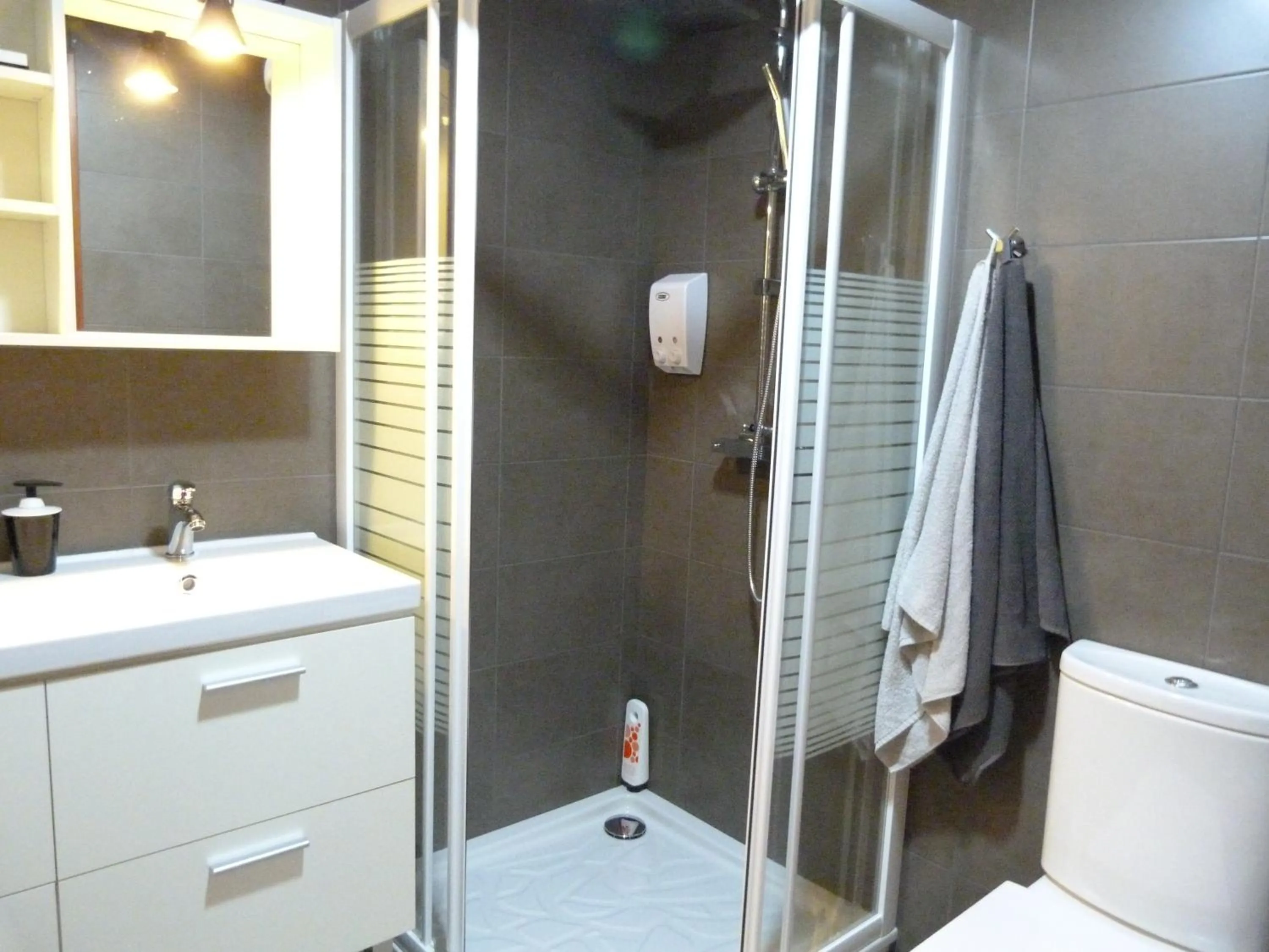 Bathroom in Hotel Garazar