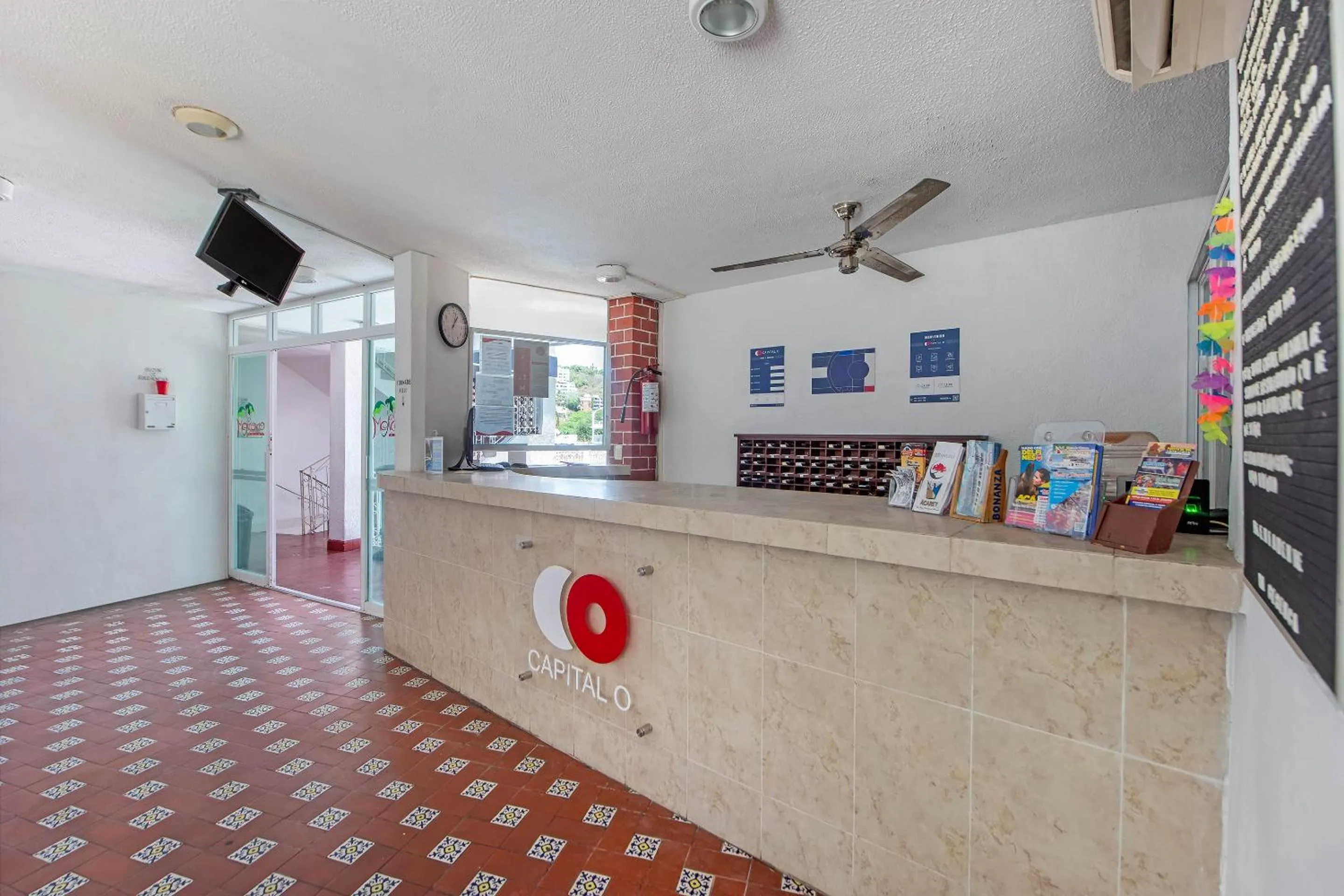 Lobby or reception in Capital O Hotel El Mejicano, Acapulco