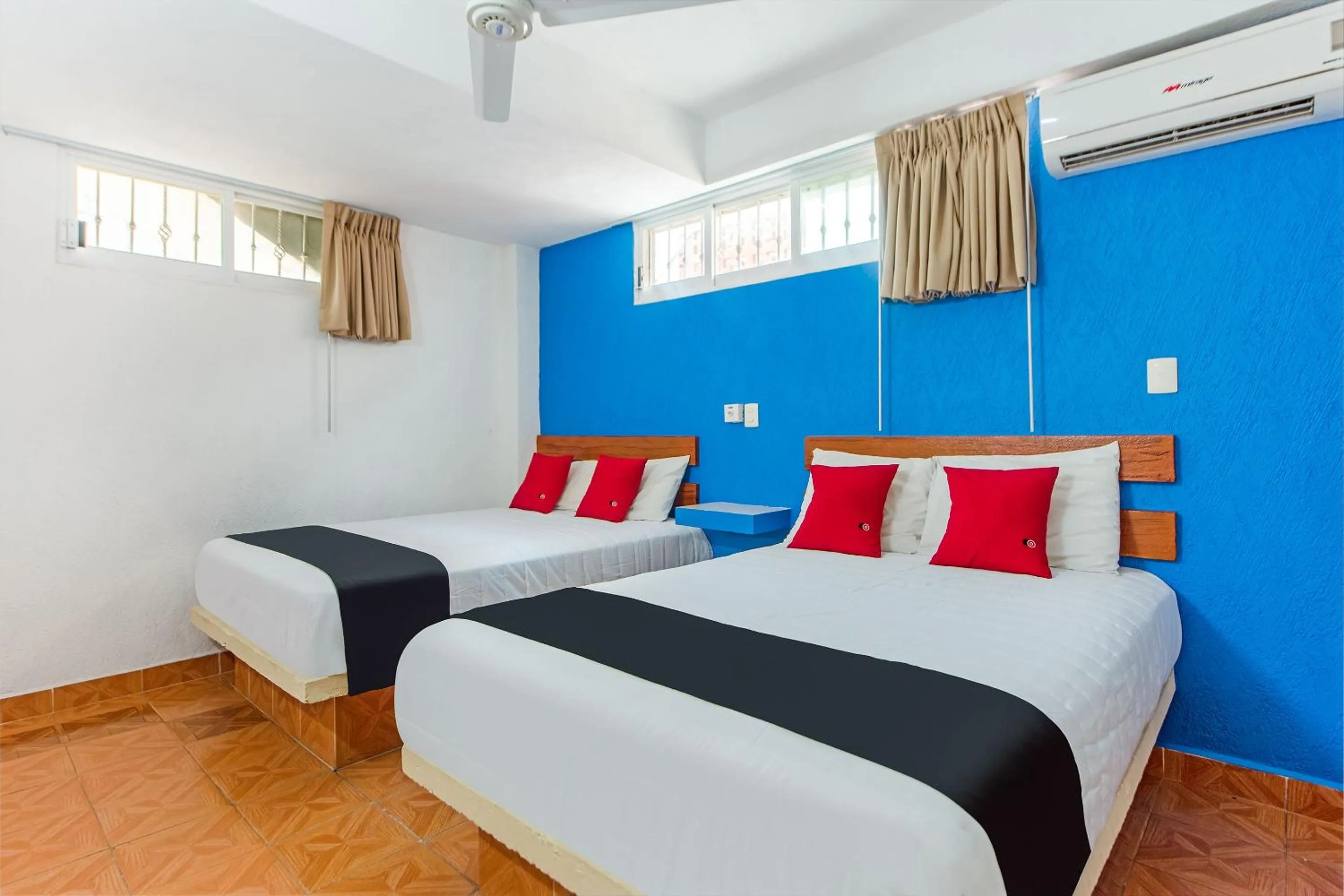 Bedroom, Bed in Capital O Hotel El Mejicano, Acapulco