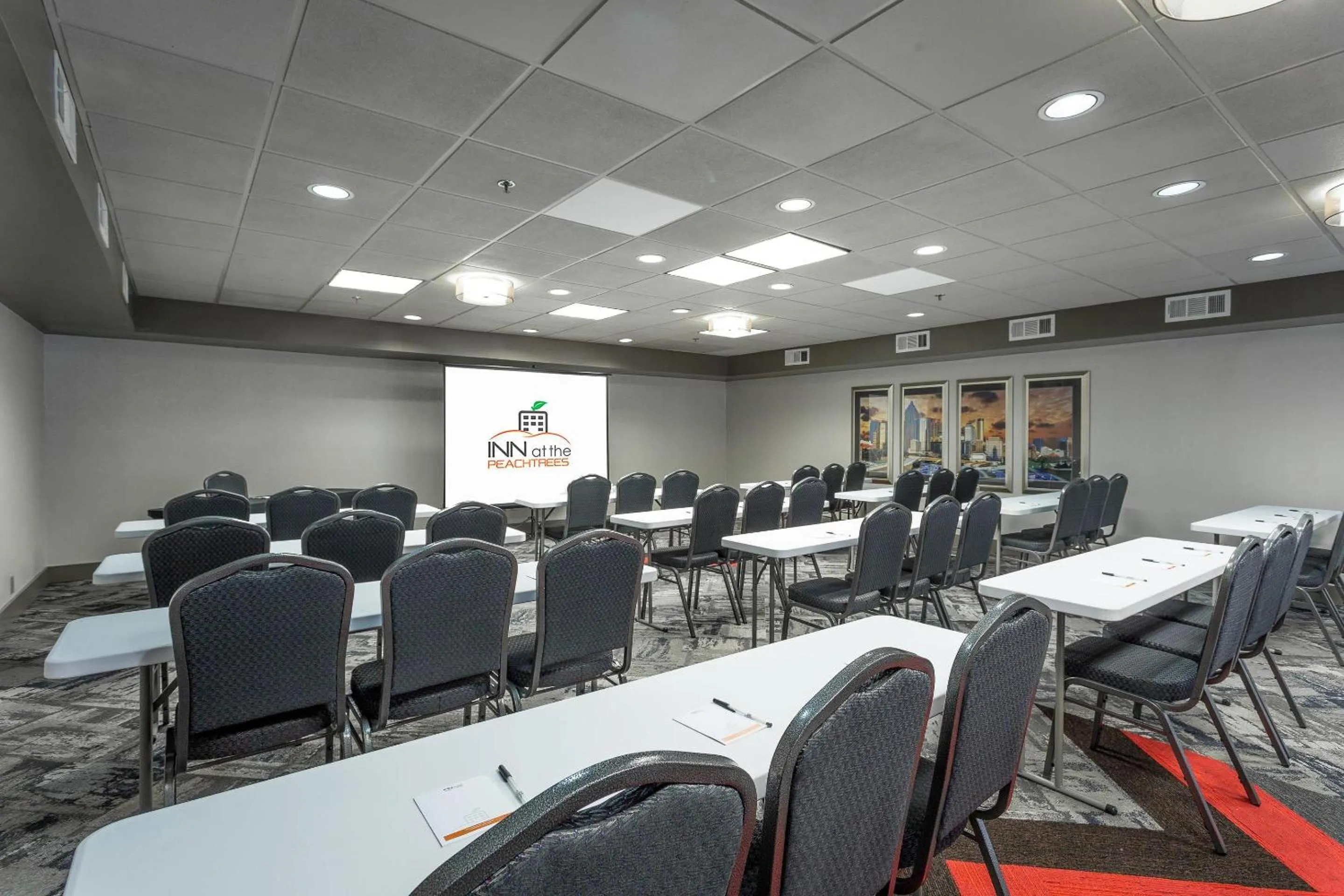 Meeting/conference room in Inn at the Peachtrees, an Ascend Collection Hotel