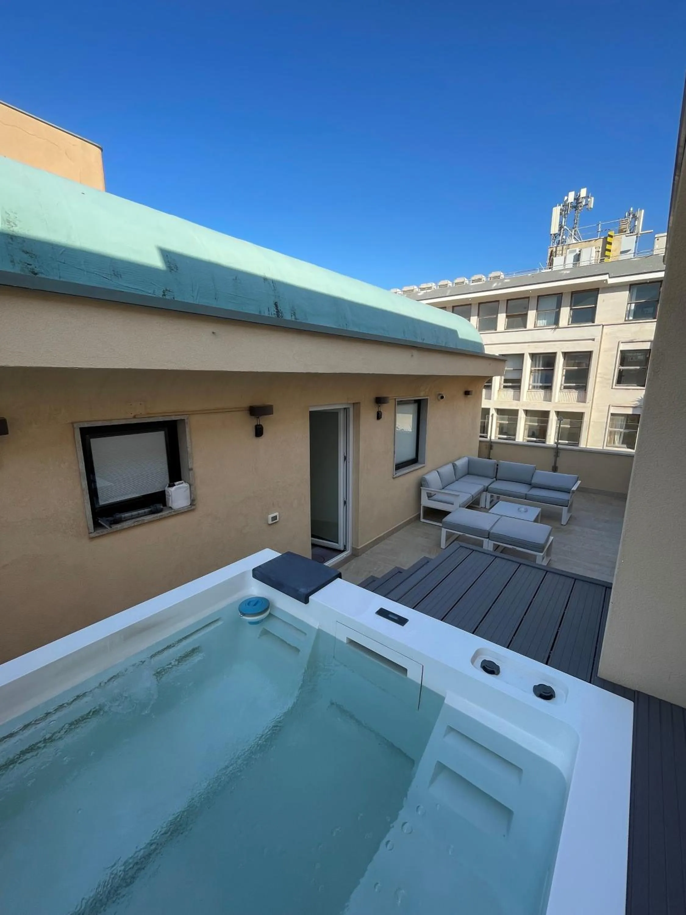 Swimming pool in B&B Ruggero Settimo - Room & Suite