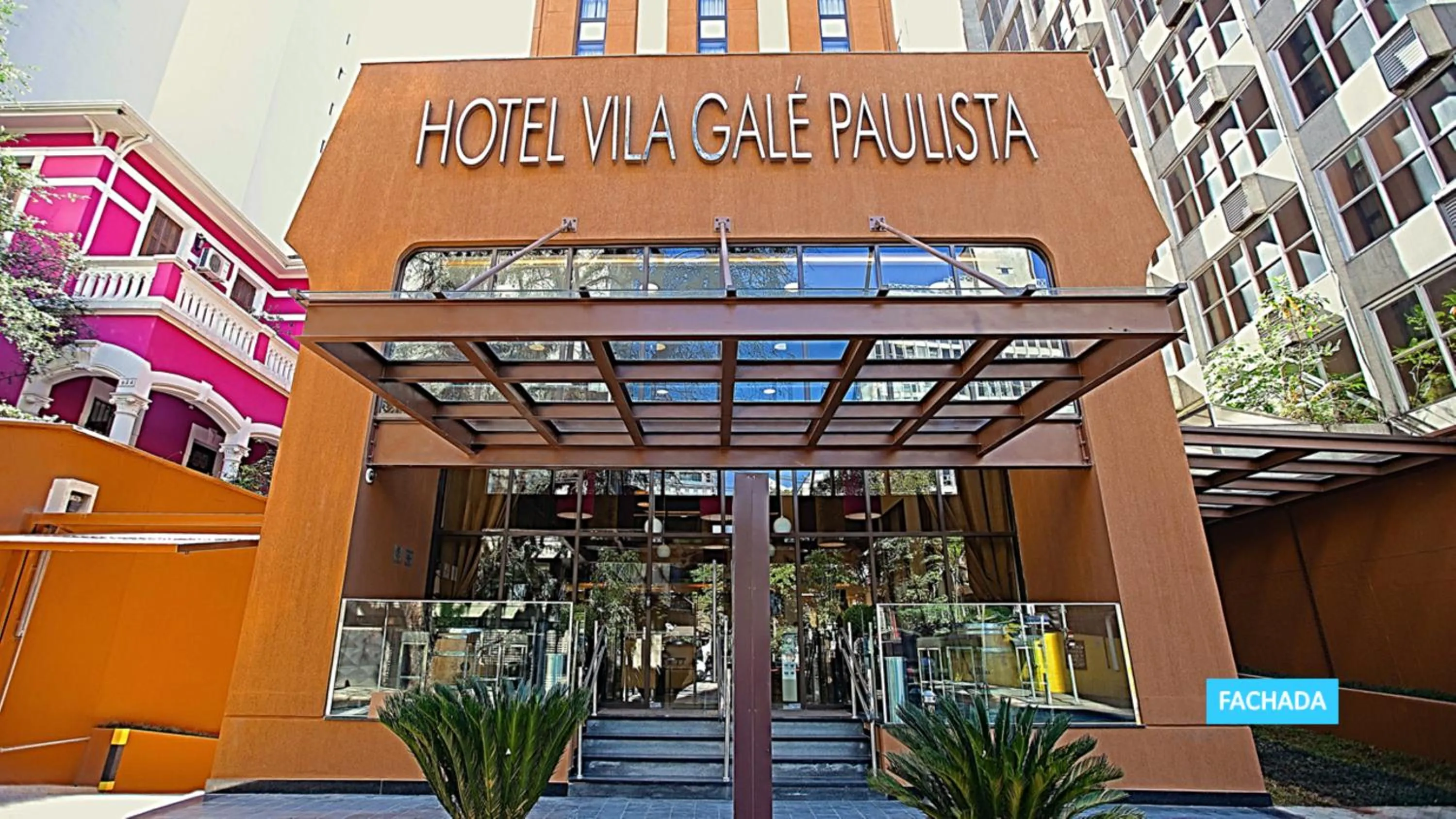 Property building in Vila Galé Paulista