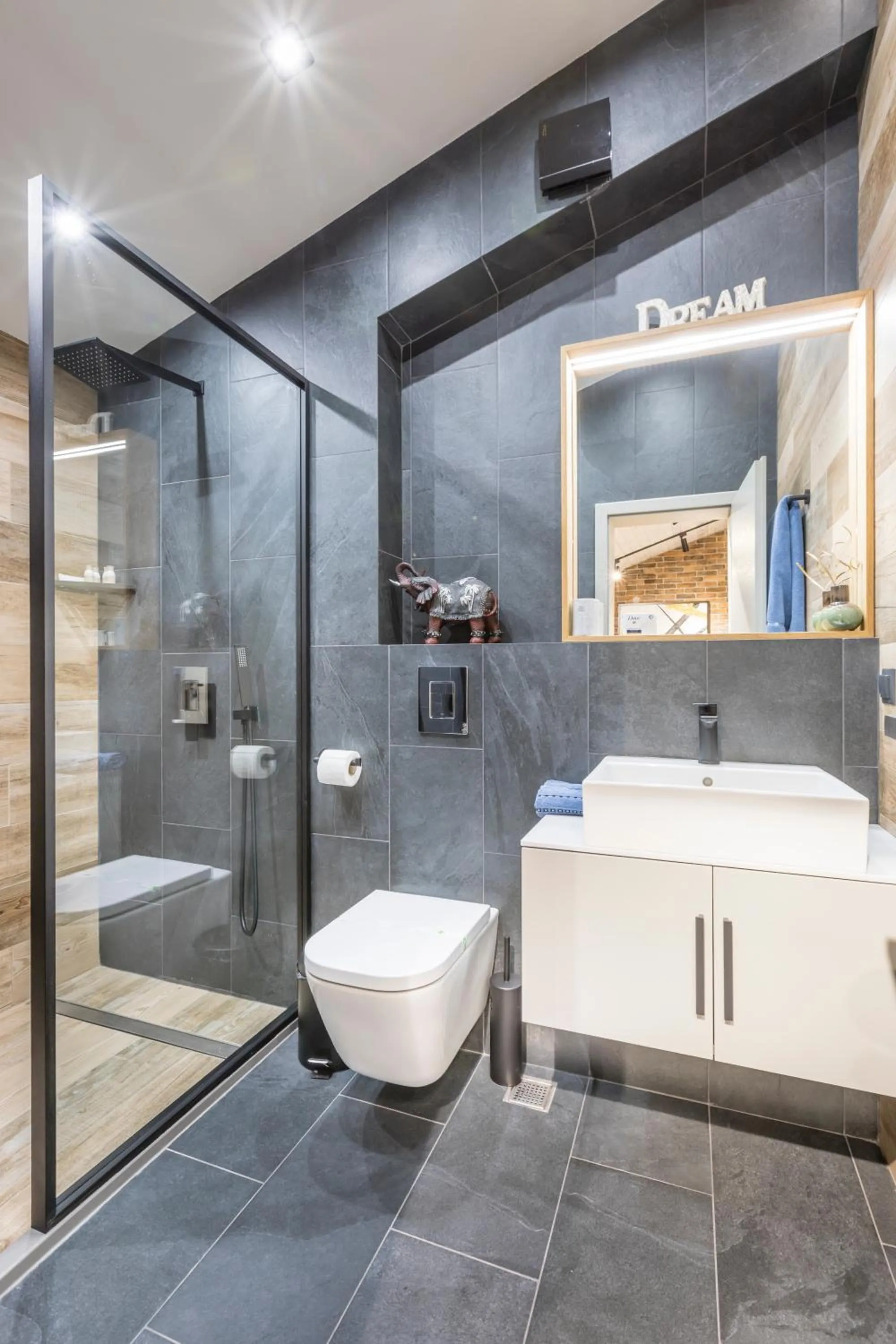 Shower in Casa Verdi