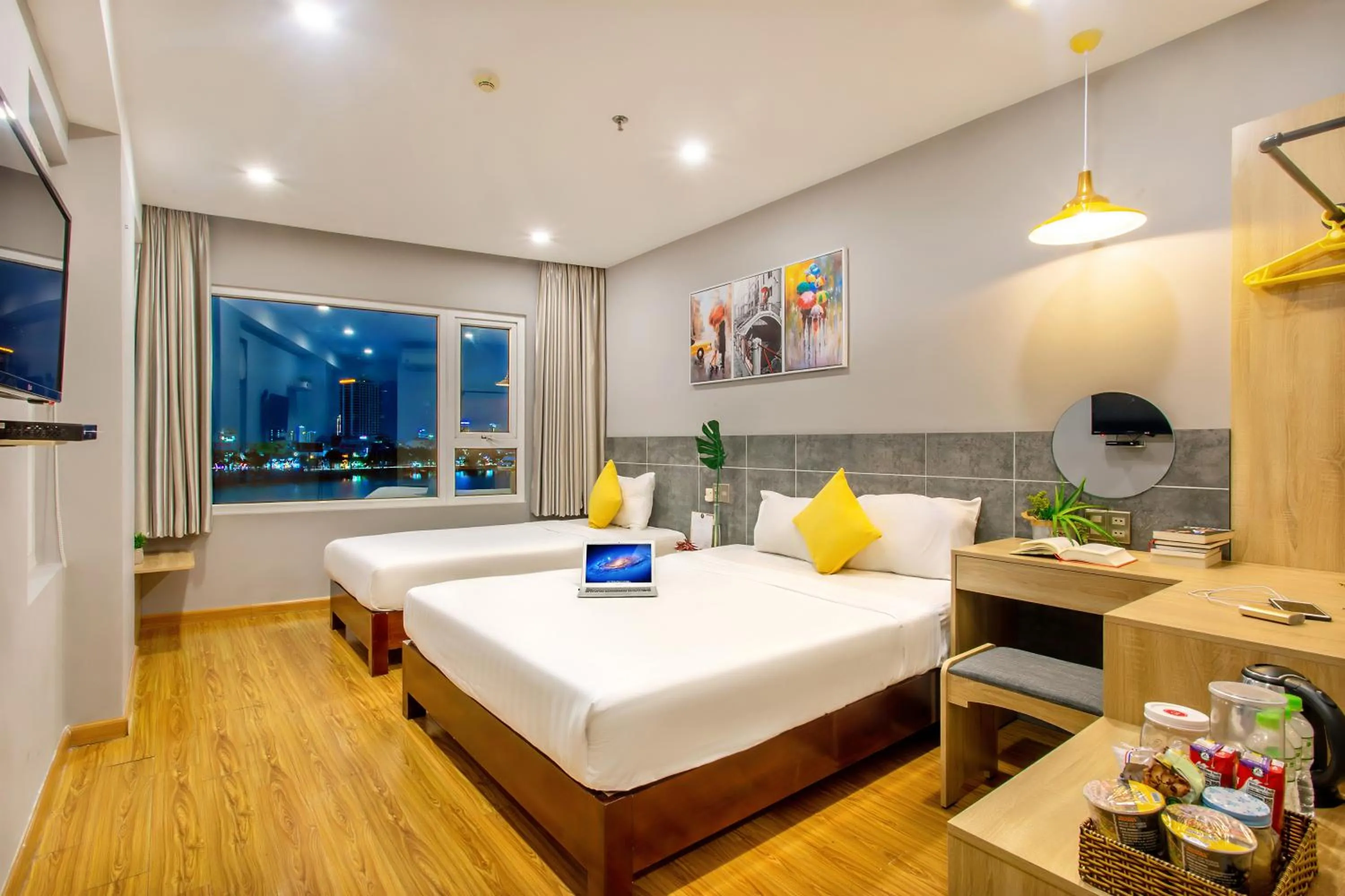 Photo of the whole room, Bed in Happy Day Riverside Hotel & Spa Danang