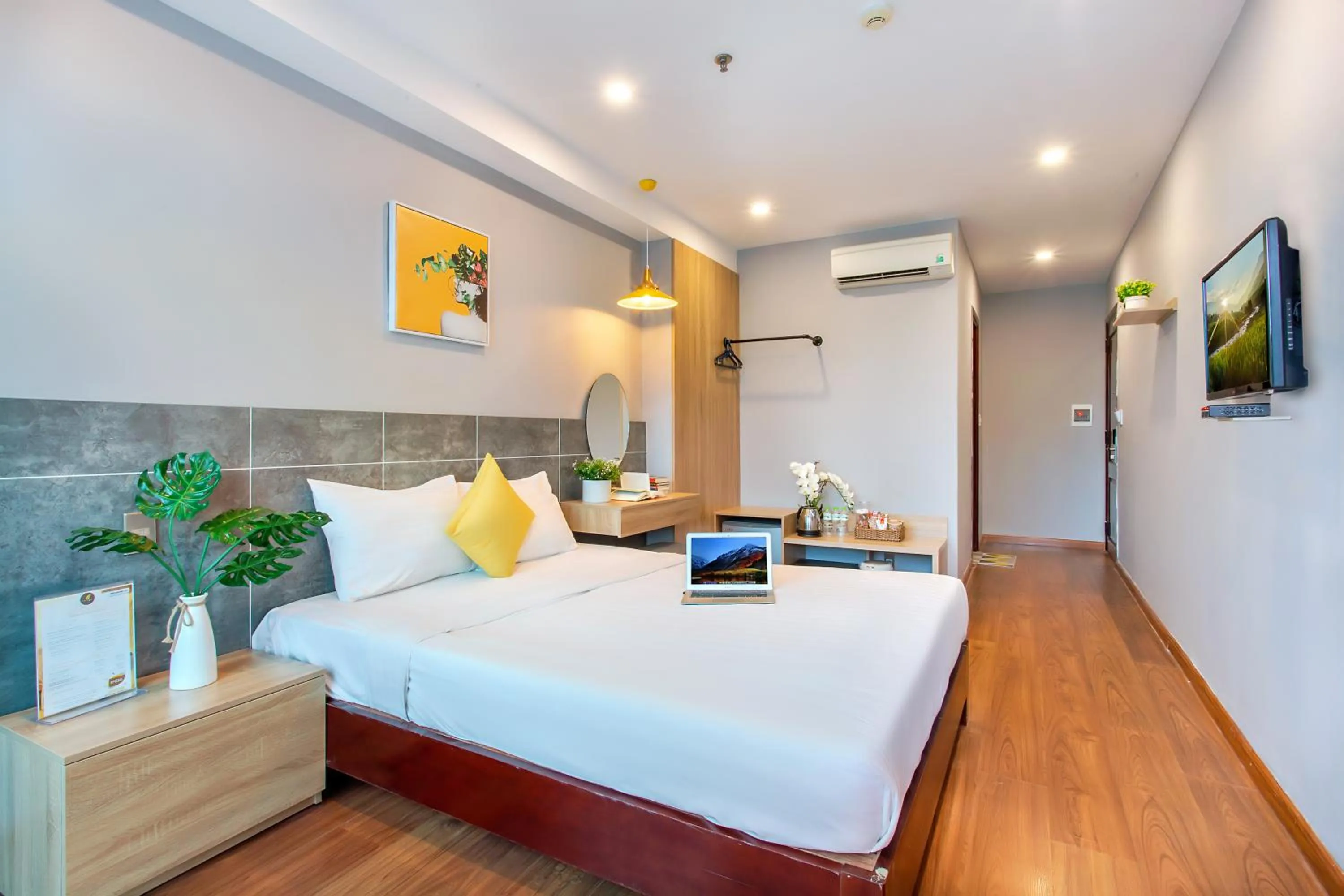 Bed in Happy Day Riverside Hotel & Spa Danang