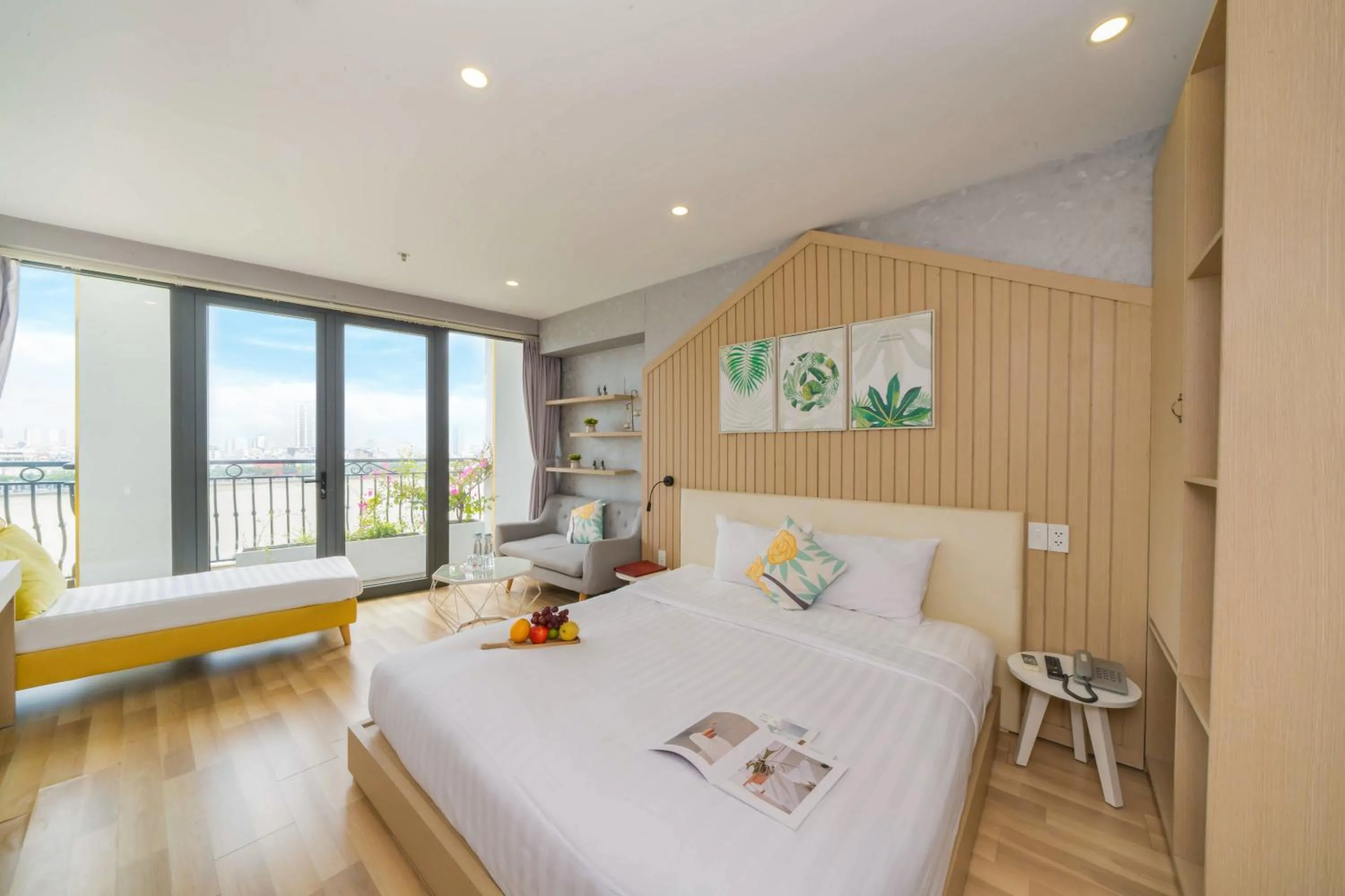 Photo of the whole room, Bed in Happy Day Riverside Hotel & Spa Danang