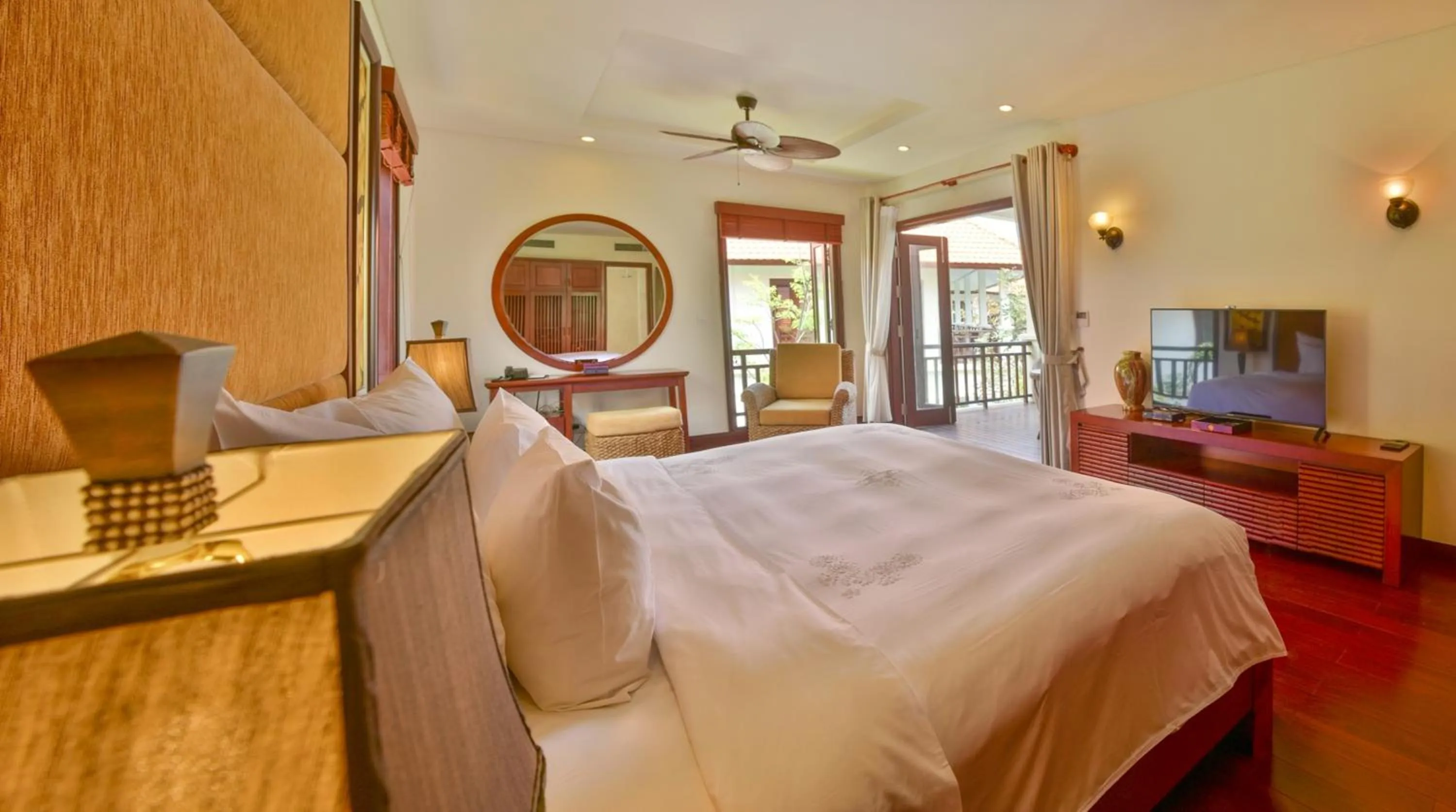 Bed in Furama Villas Danang