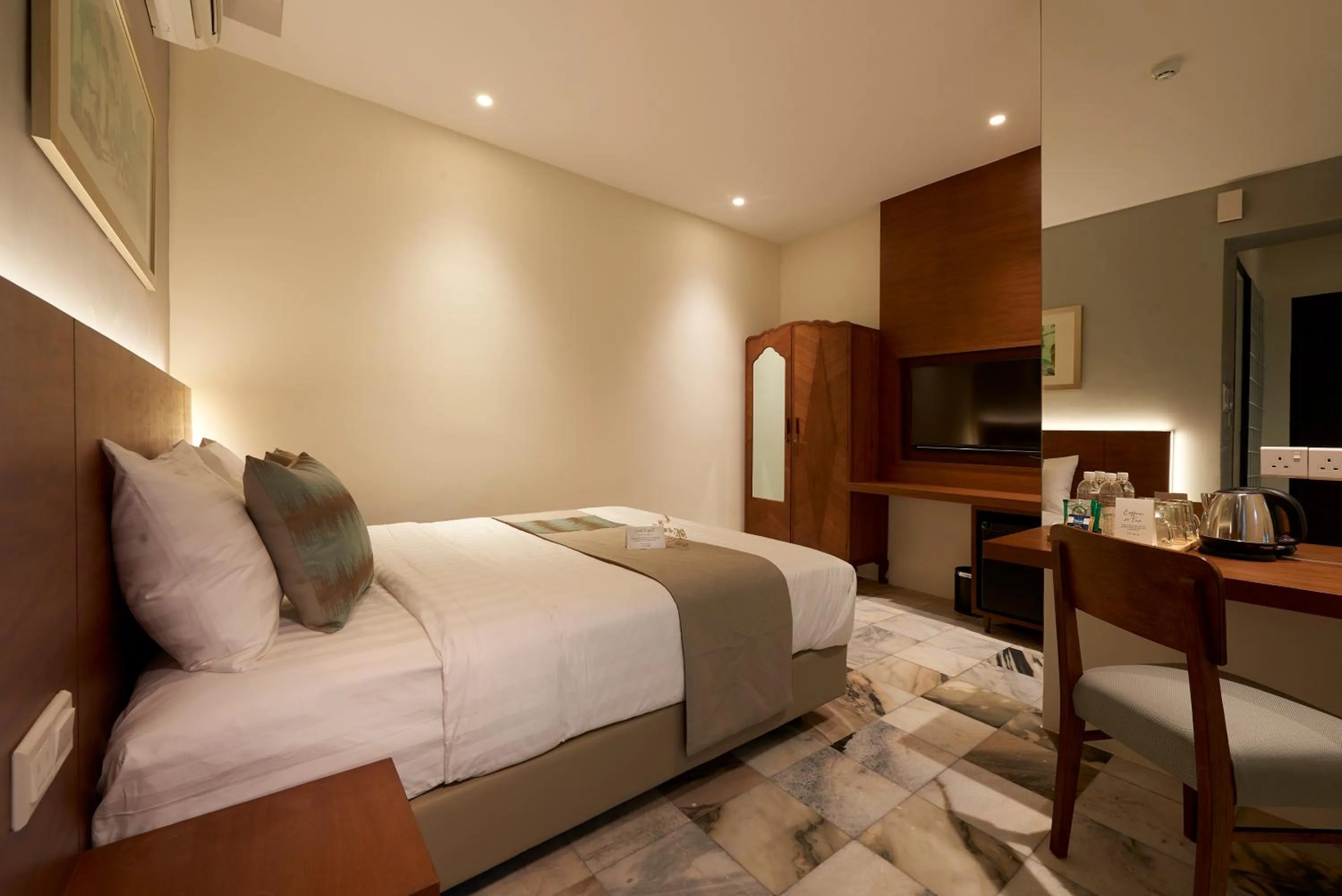 Bed in Macalister Terraces Hotel