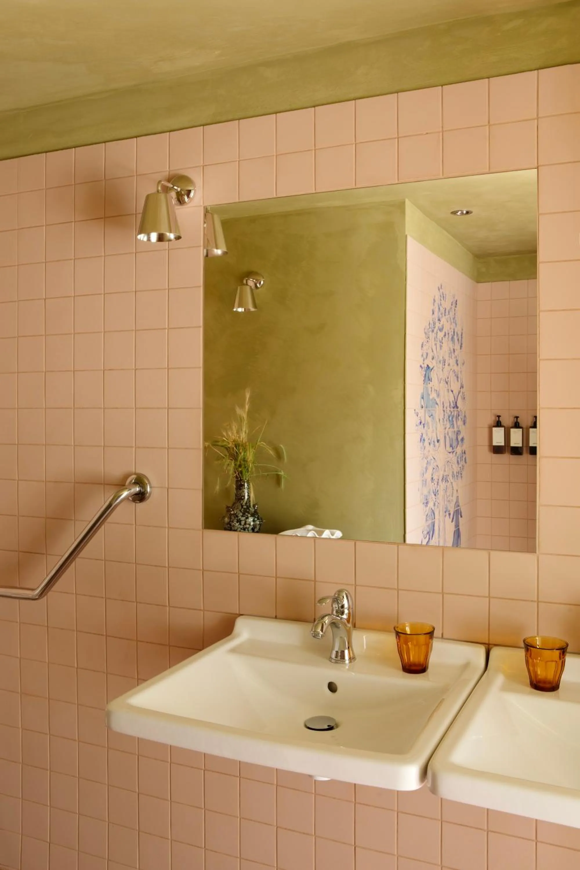 Bathroom in La Folie Barbizon