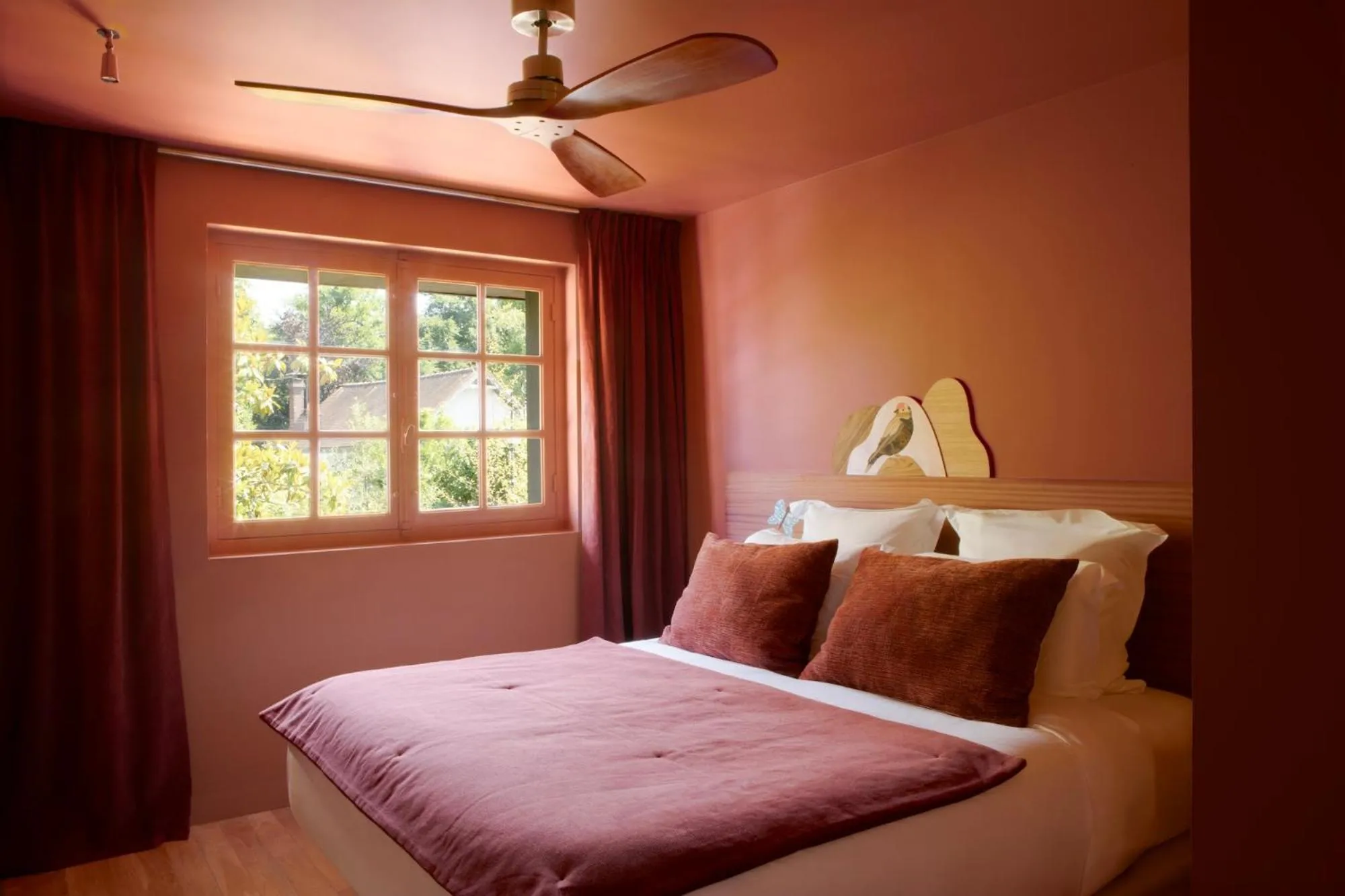 Bed in La Folie Barbizon