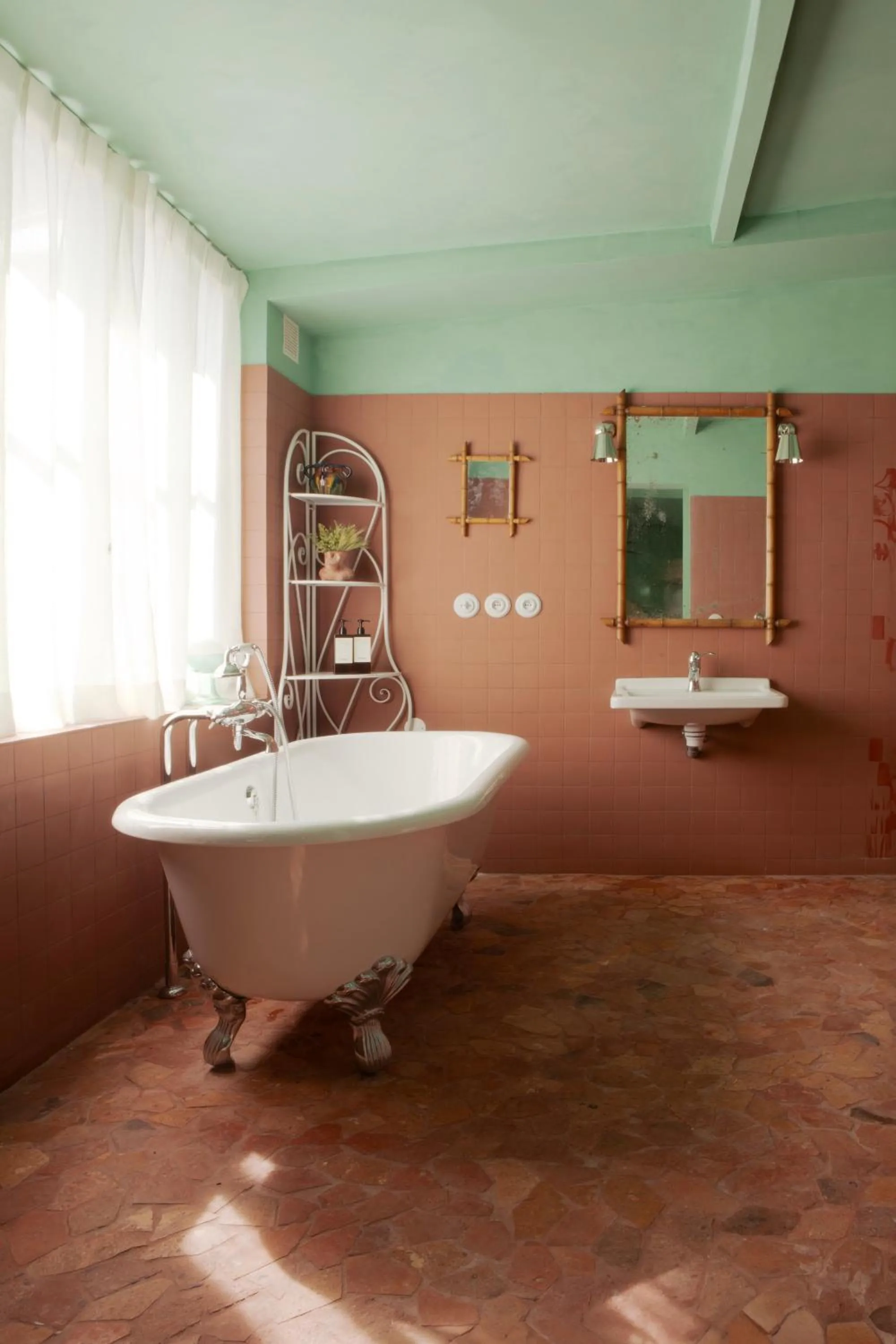 Bathroom in La Folie Barbizon