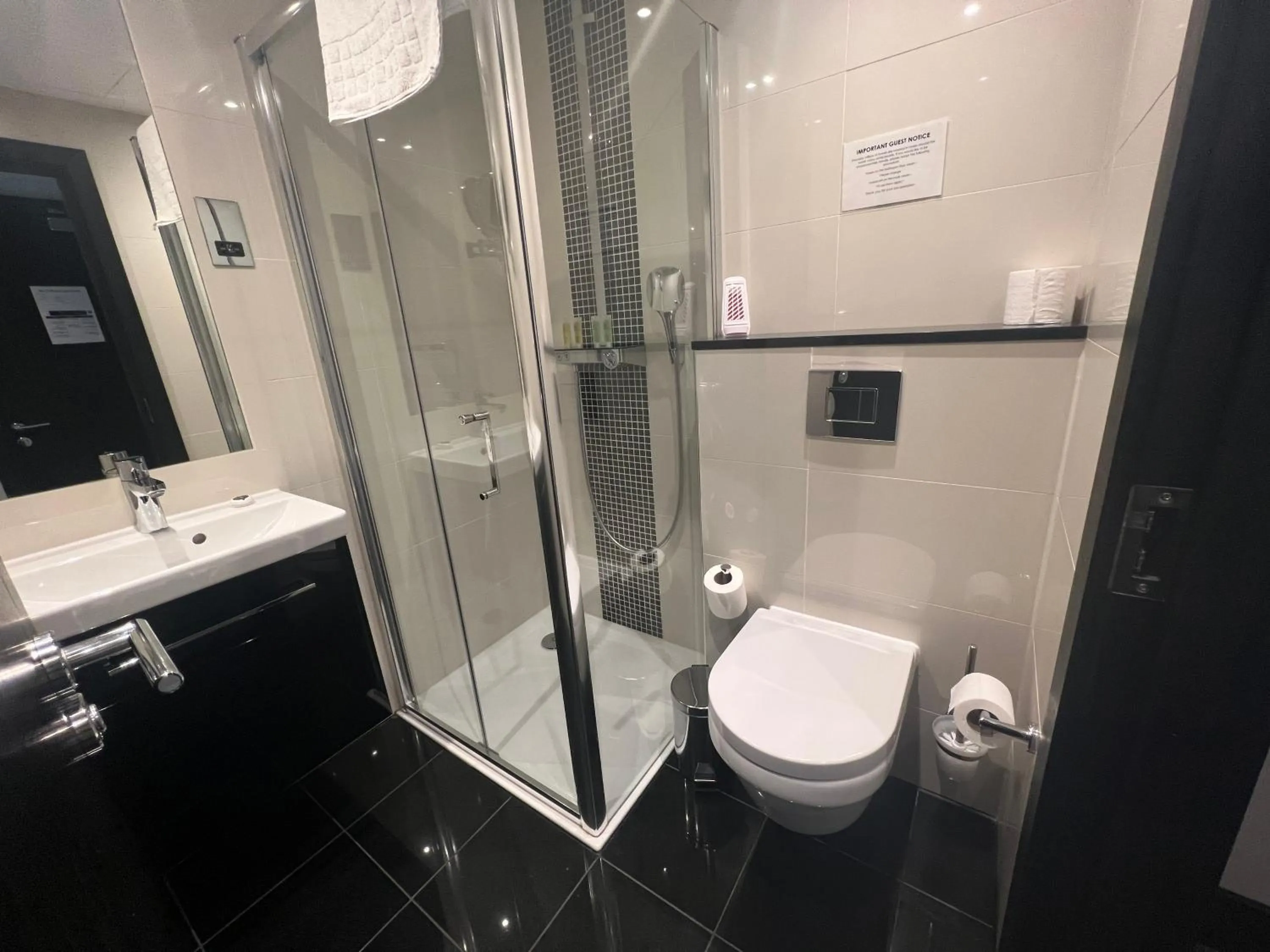 Shower in Hatton Garden Hotel