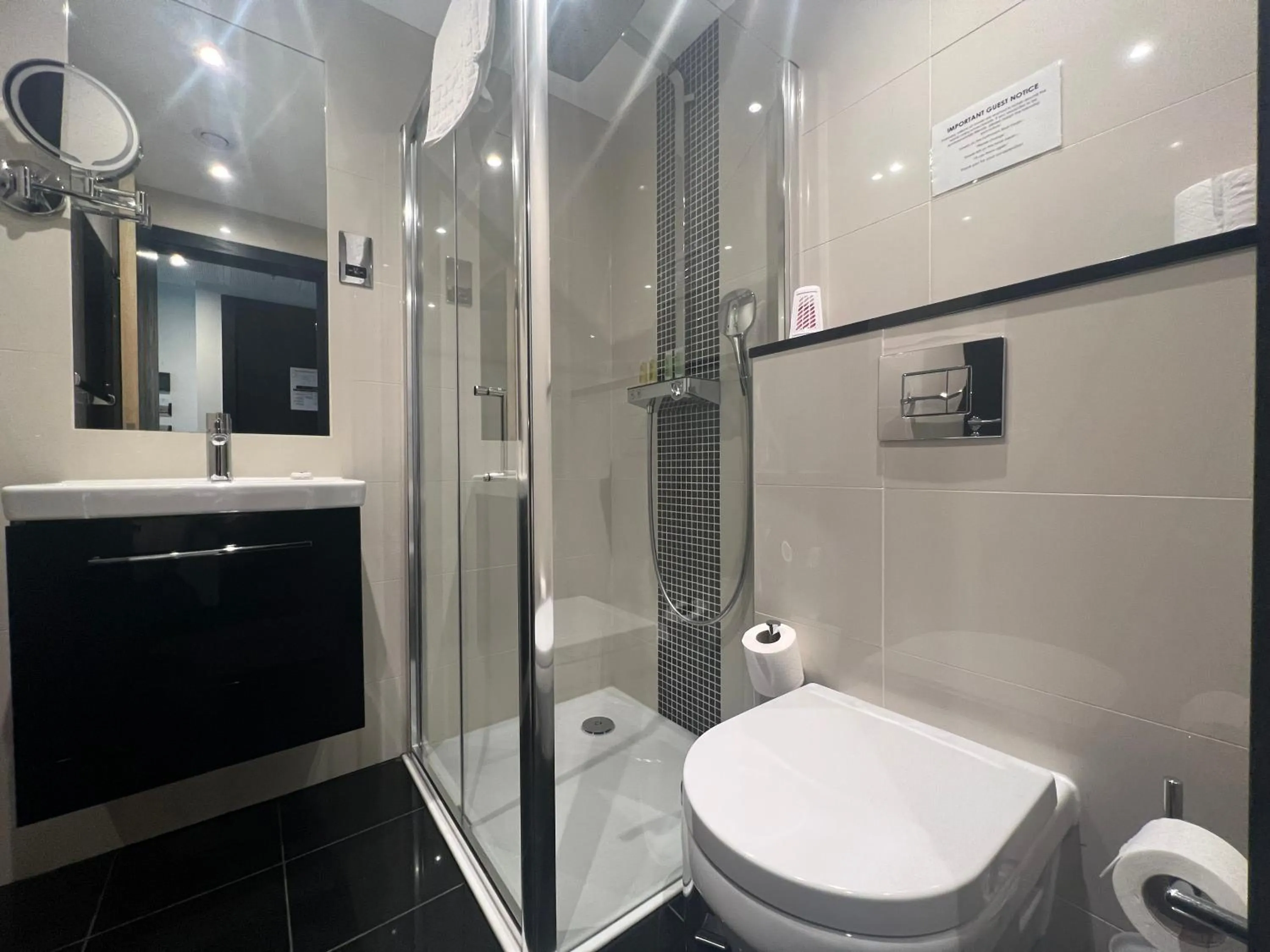 Shower in Hatton Garden Hotel