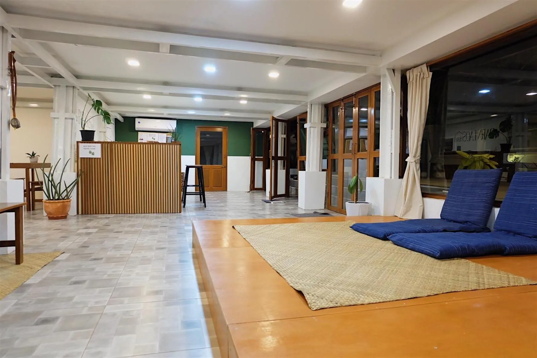 Restaurant/places to eat in Barn Laos Hostel