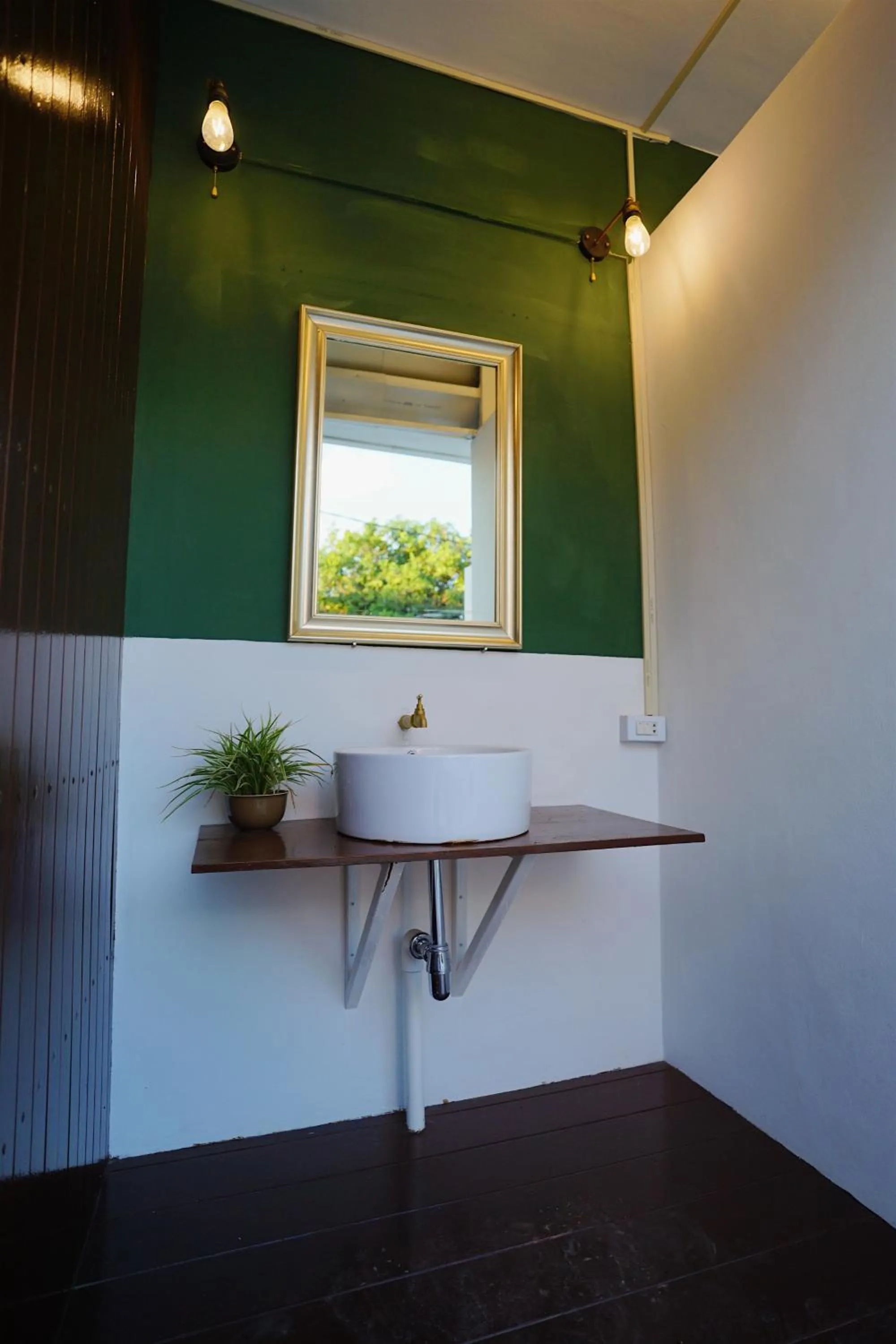 Bathroom in Barn Laos Hostel