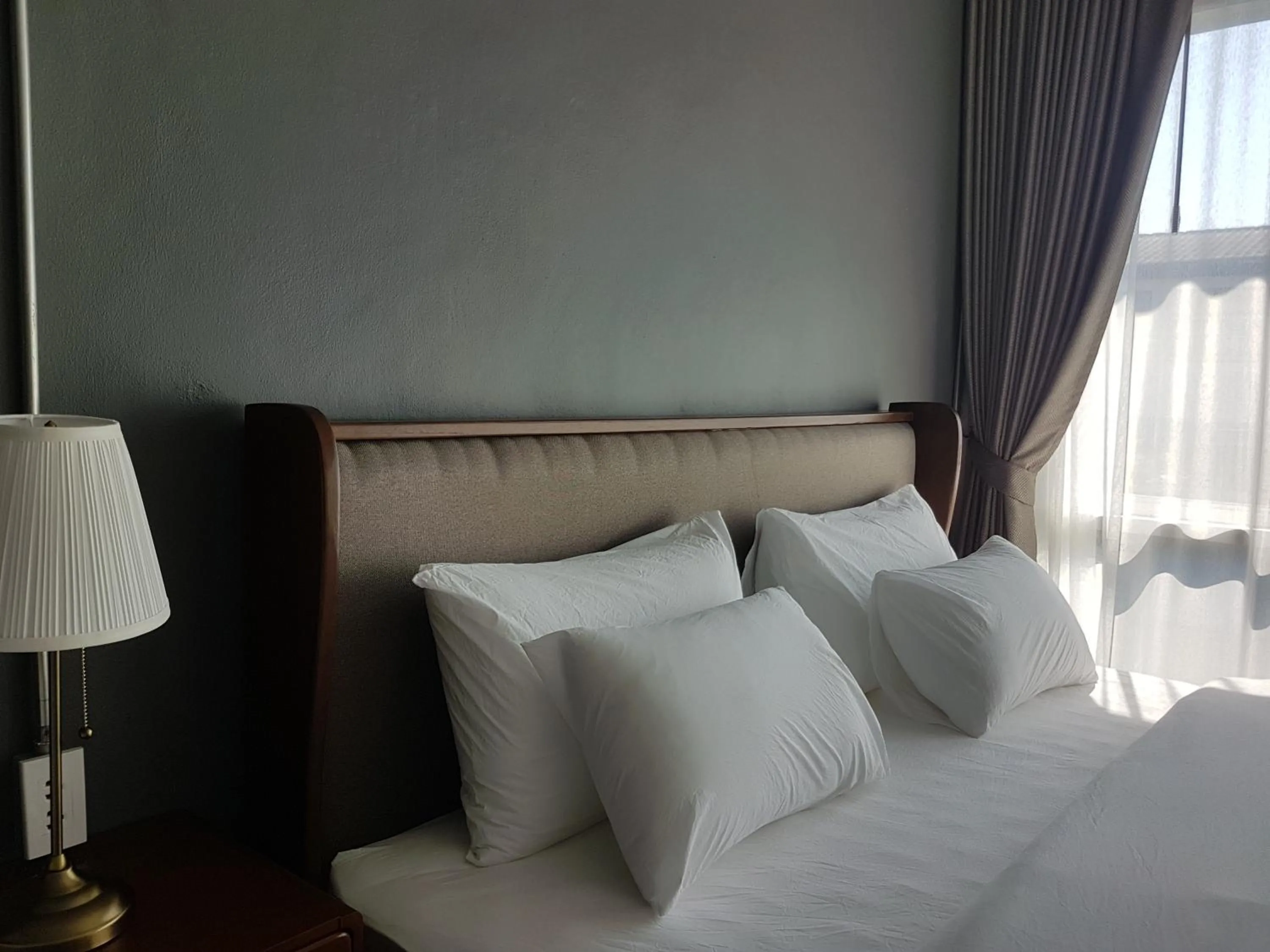 Bed in Mon-Dee minihotel