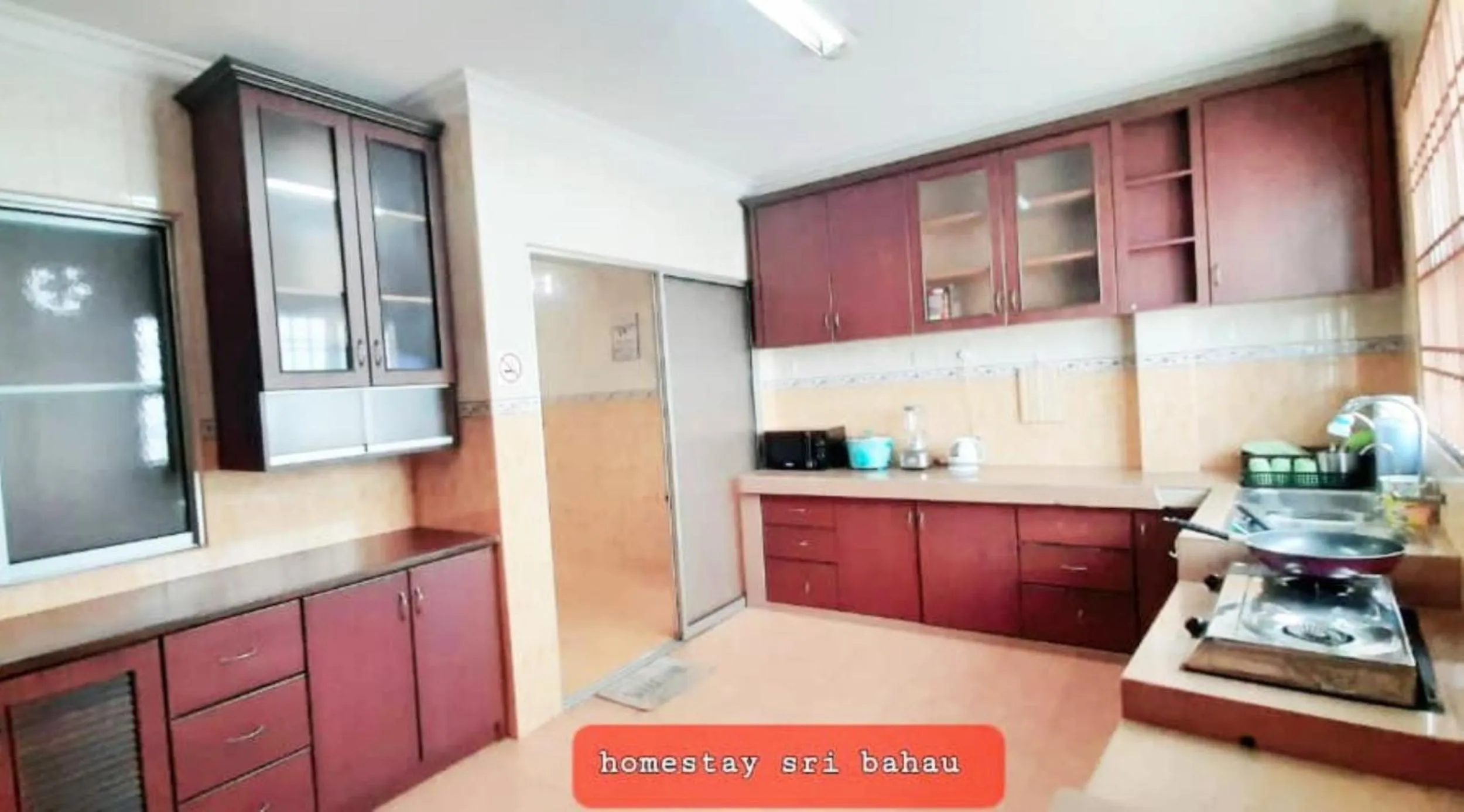 kitchen in Hotel Sri Bahau