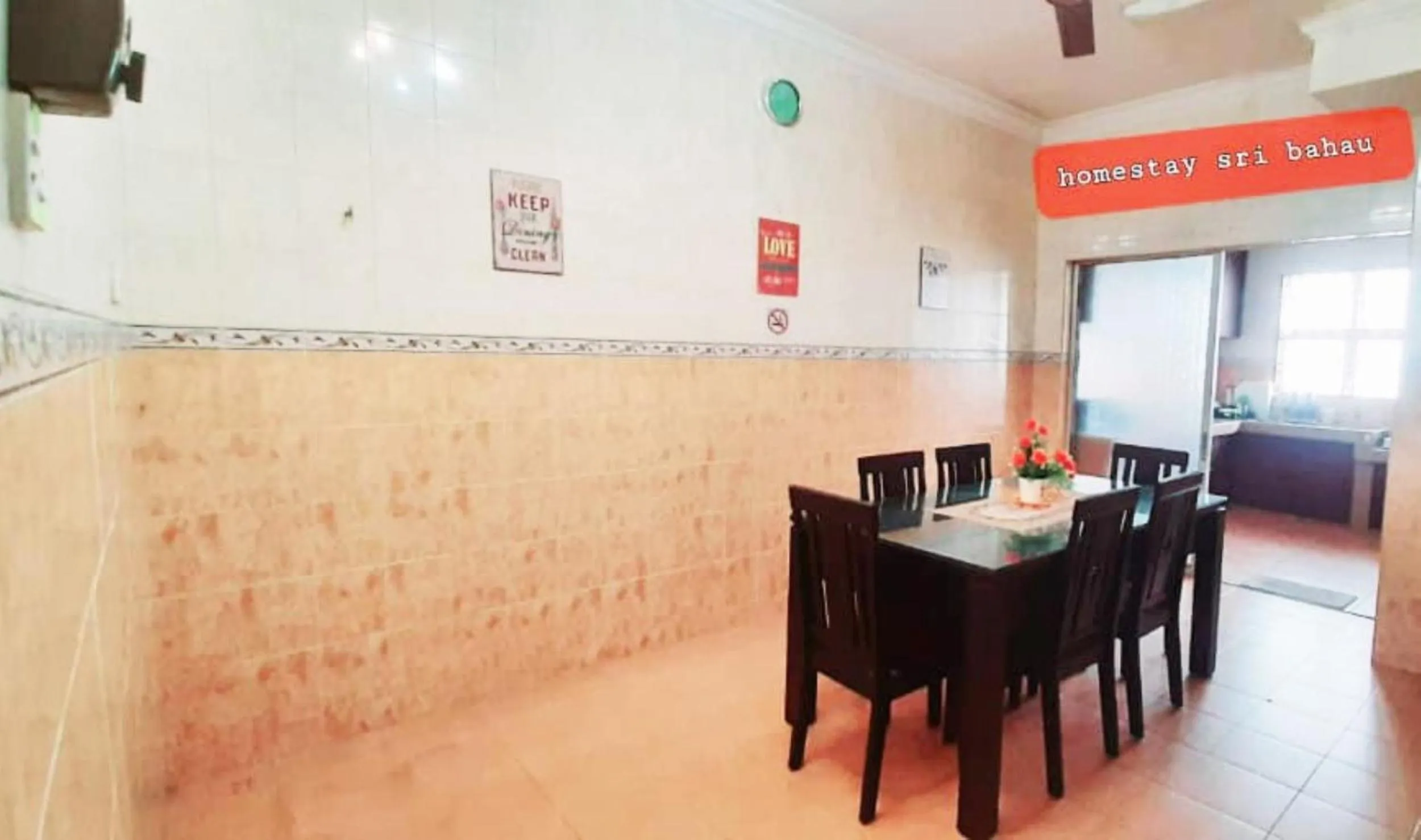 kitchen in Hotel Sri Bahau