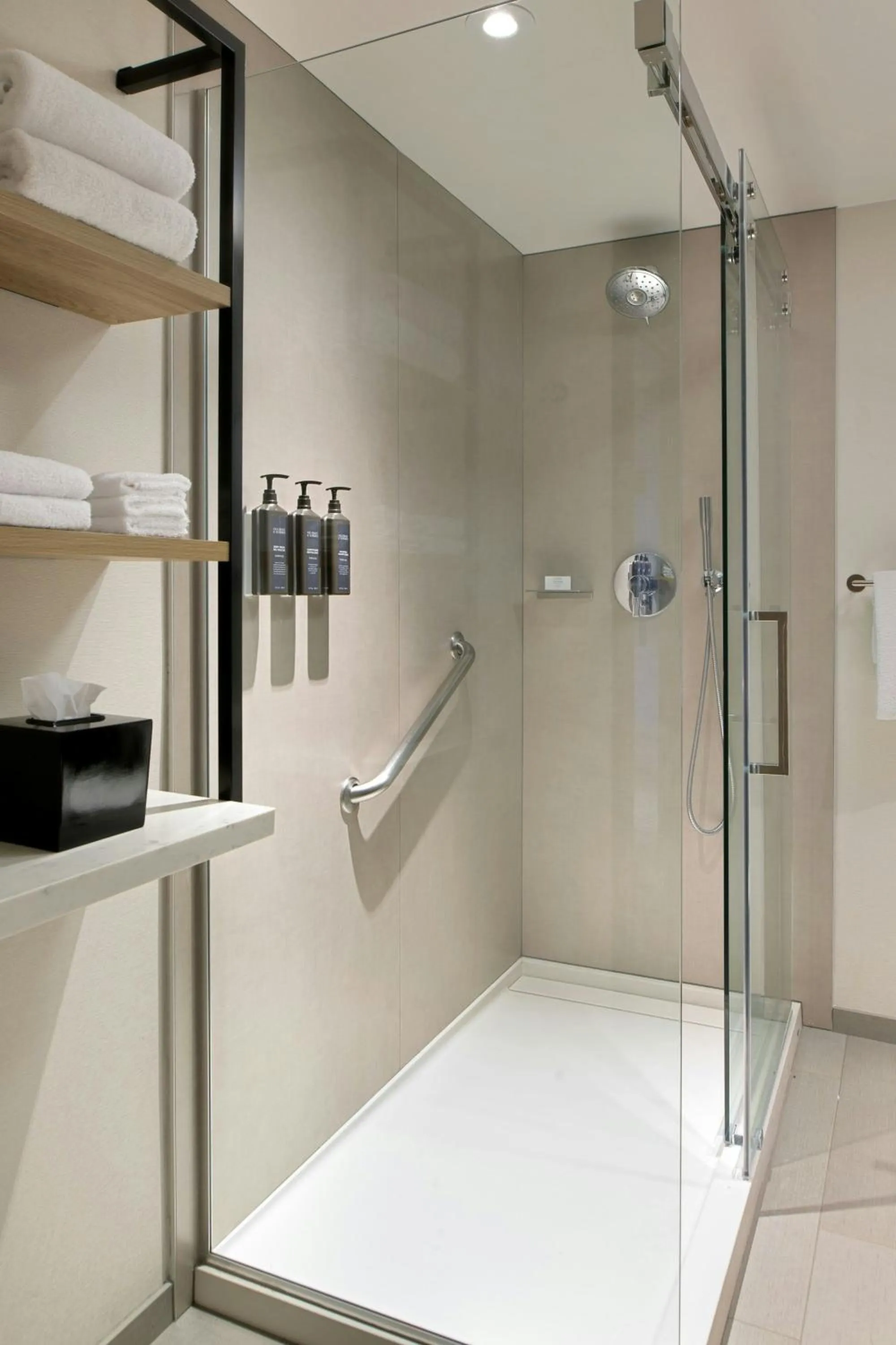 Bathroom in Sheraton Park Hotel at the Anaheim Resort