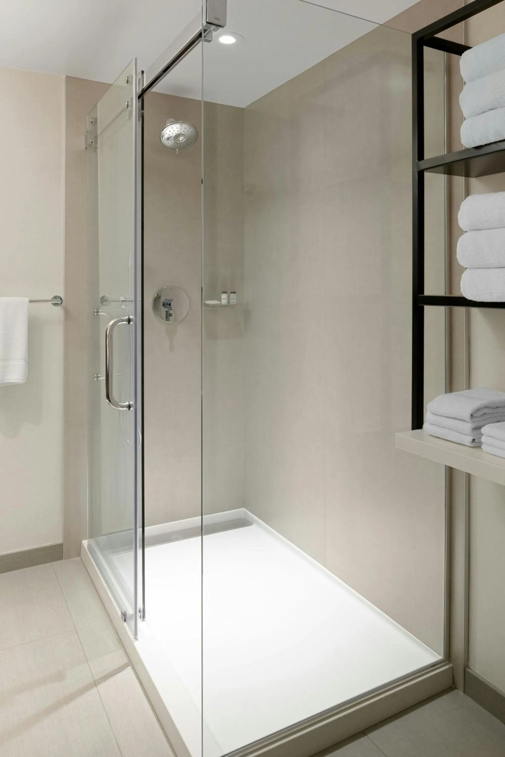 Bathroom in Sheraton Park Hotel at the Anaheim Resort