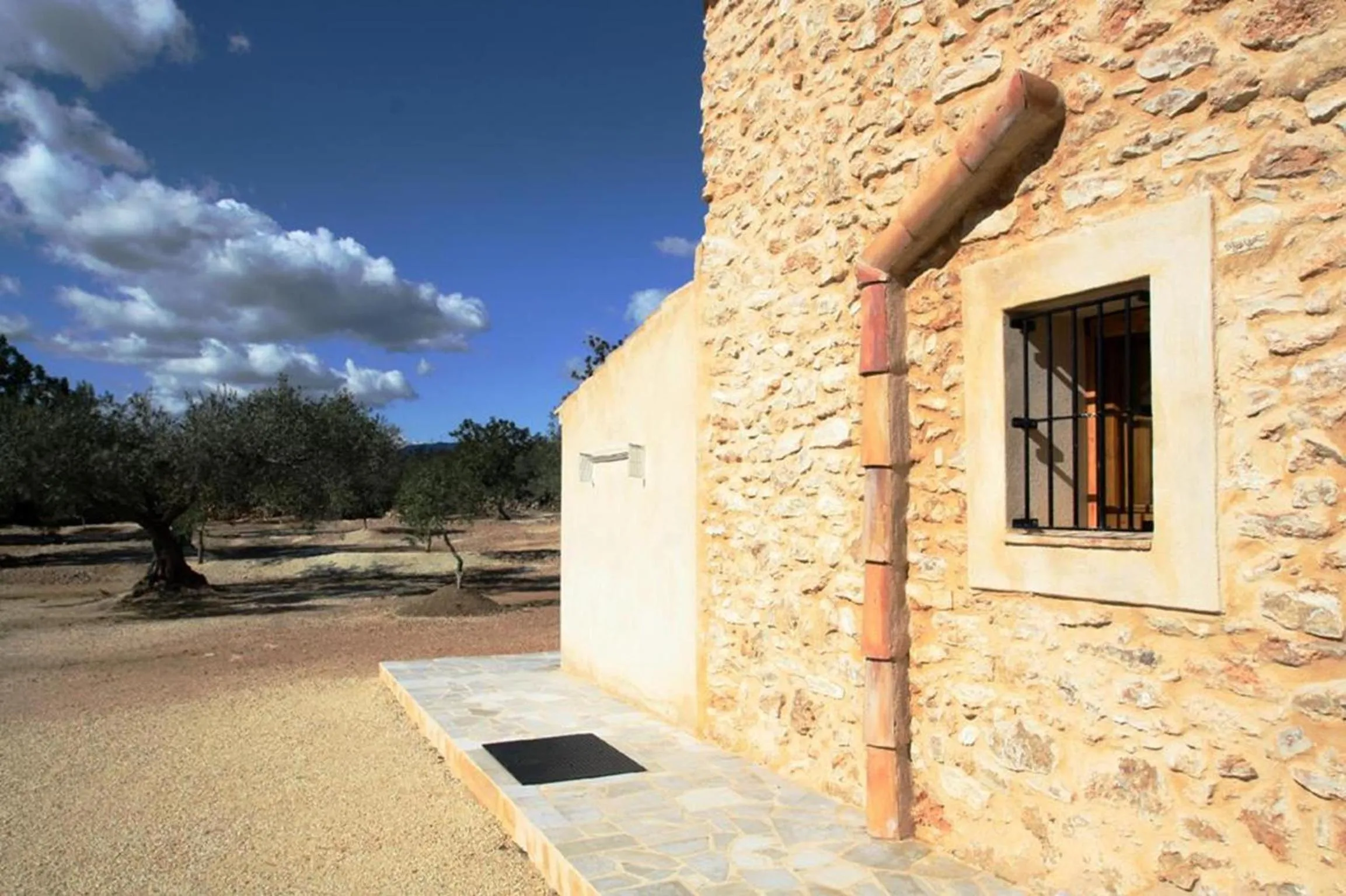 Facade/entrance in Cau d'Amor