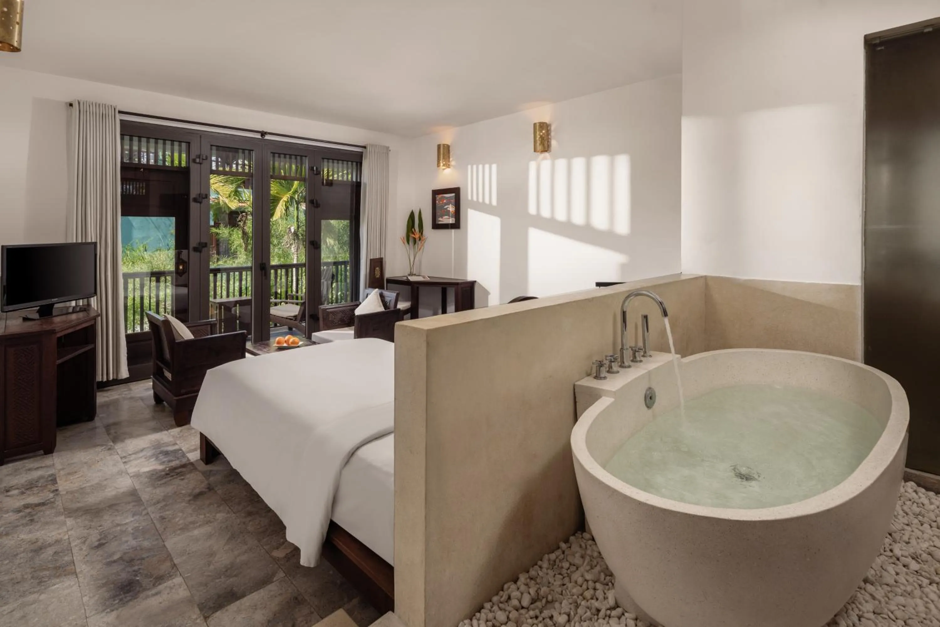 Photo of the whole room, Bed in Legacy Hoi An Resort