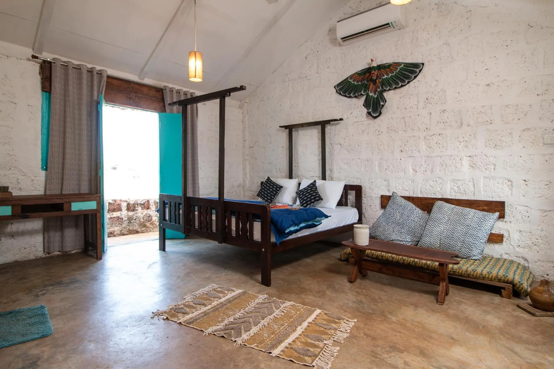 Photo of the whole room in The Hammock Goa