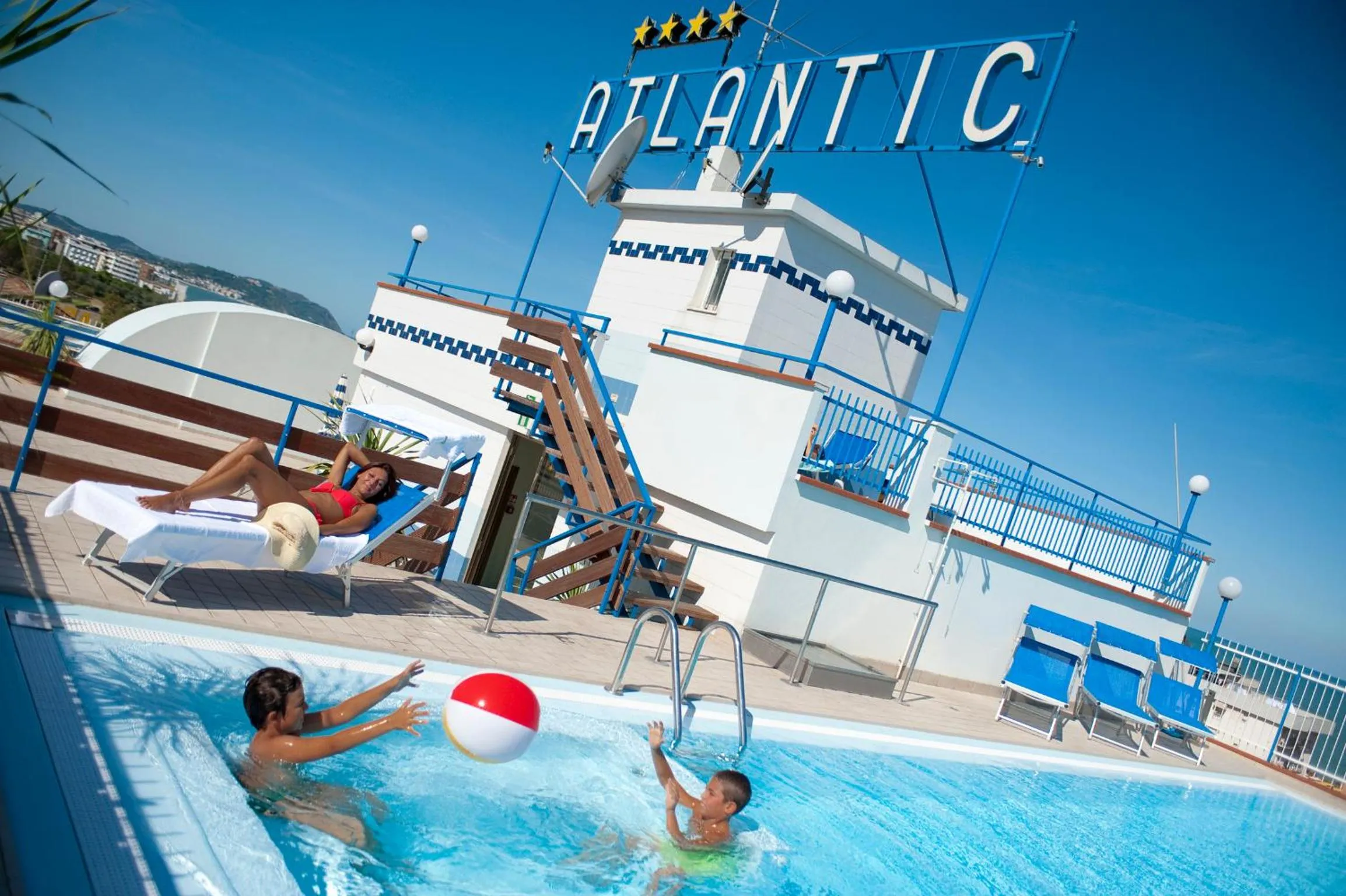 Hot Tub in Hotel Atlantic Riviera Mare