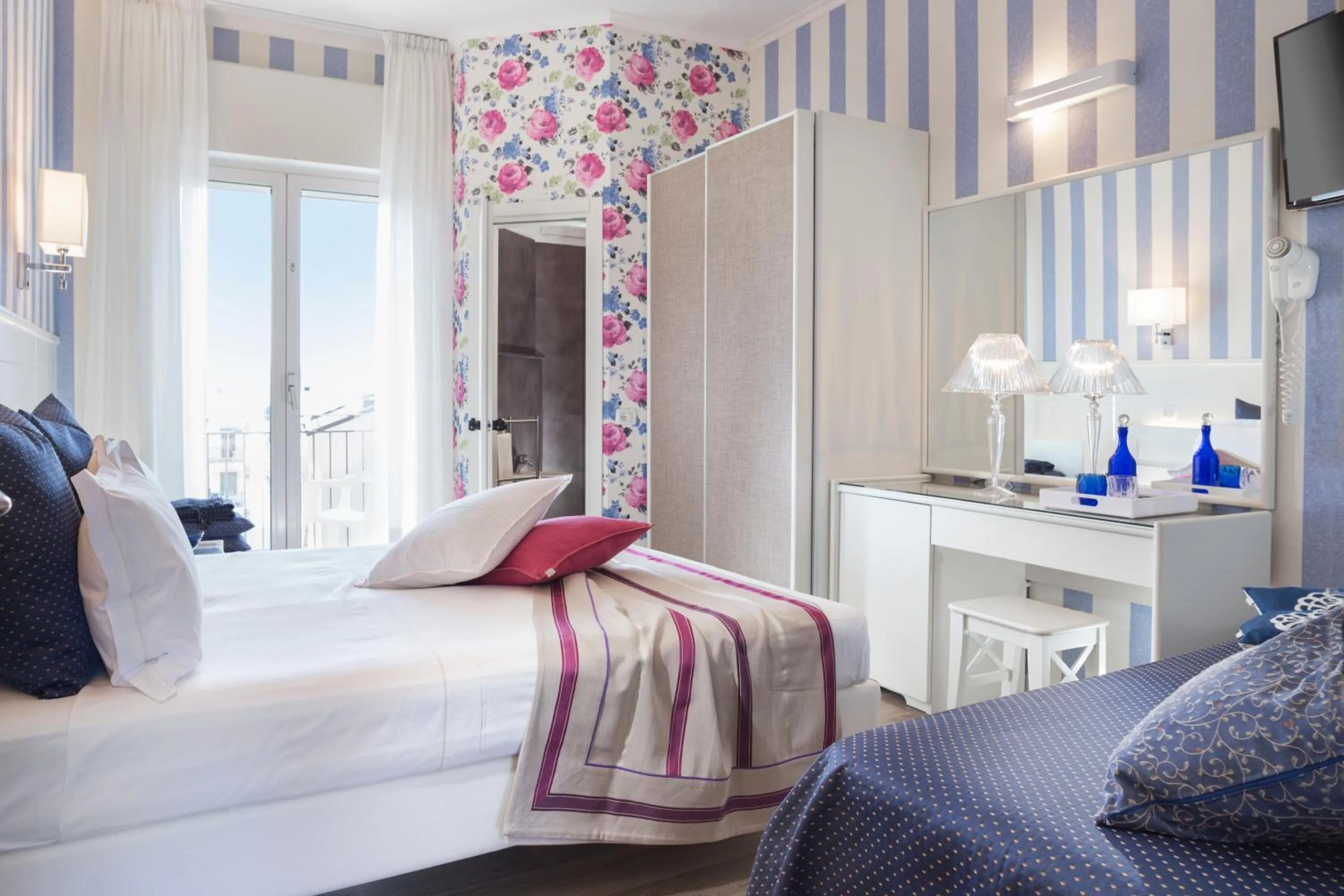 Photo of the whole room, Bed in Hotel Atlantic Riviera Mare