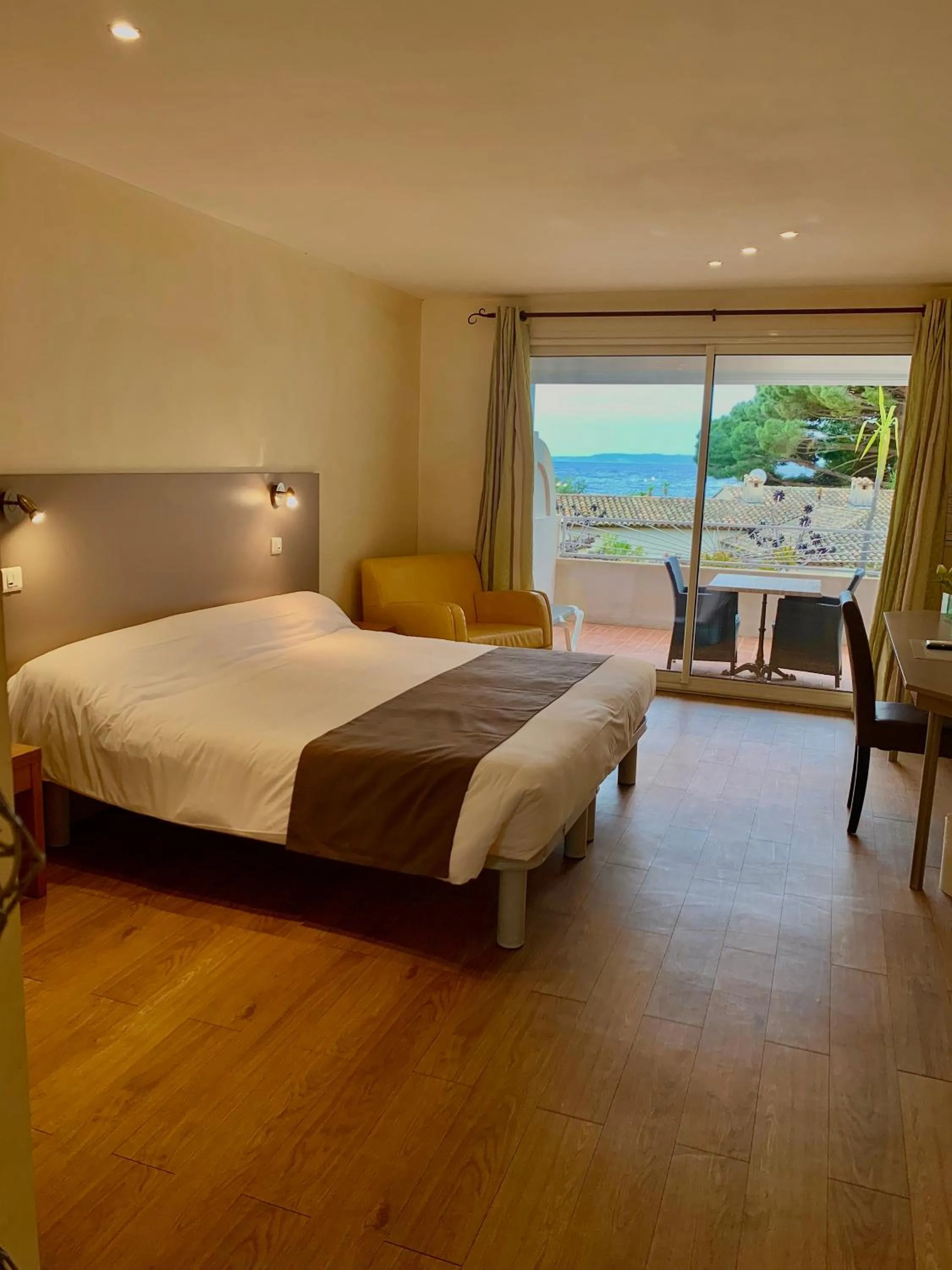 Photo of the whole room in Hôtel Beau Soleil