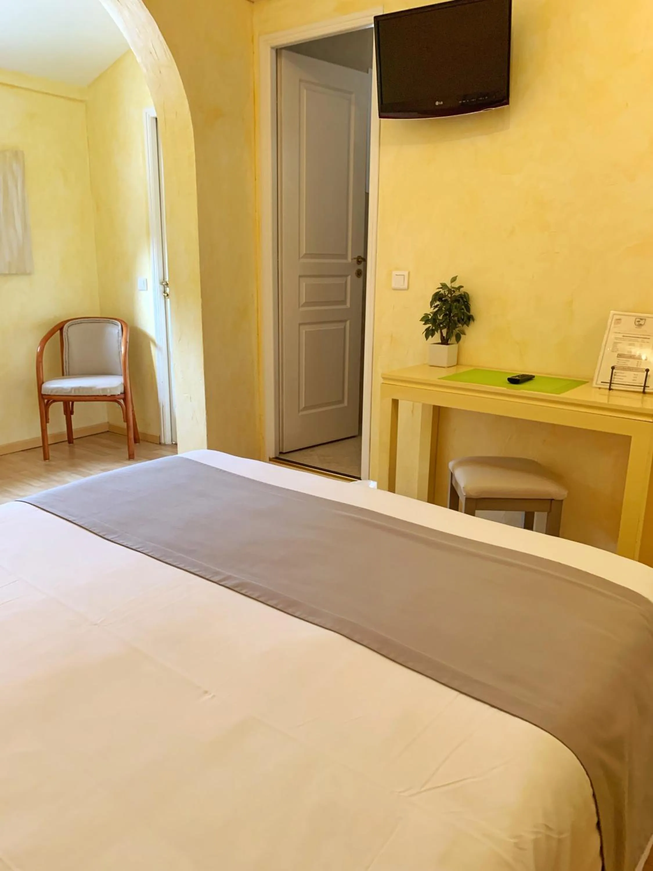 Photo of the whole room in Hôtel Beau Soleil