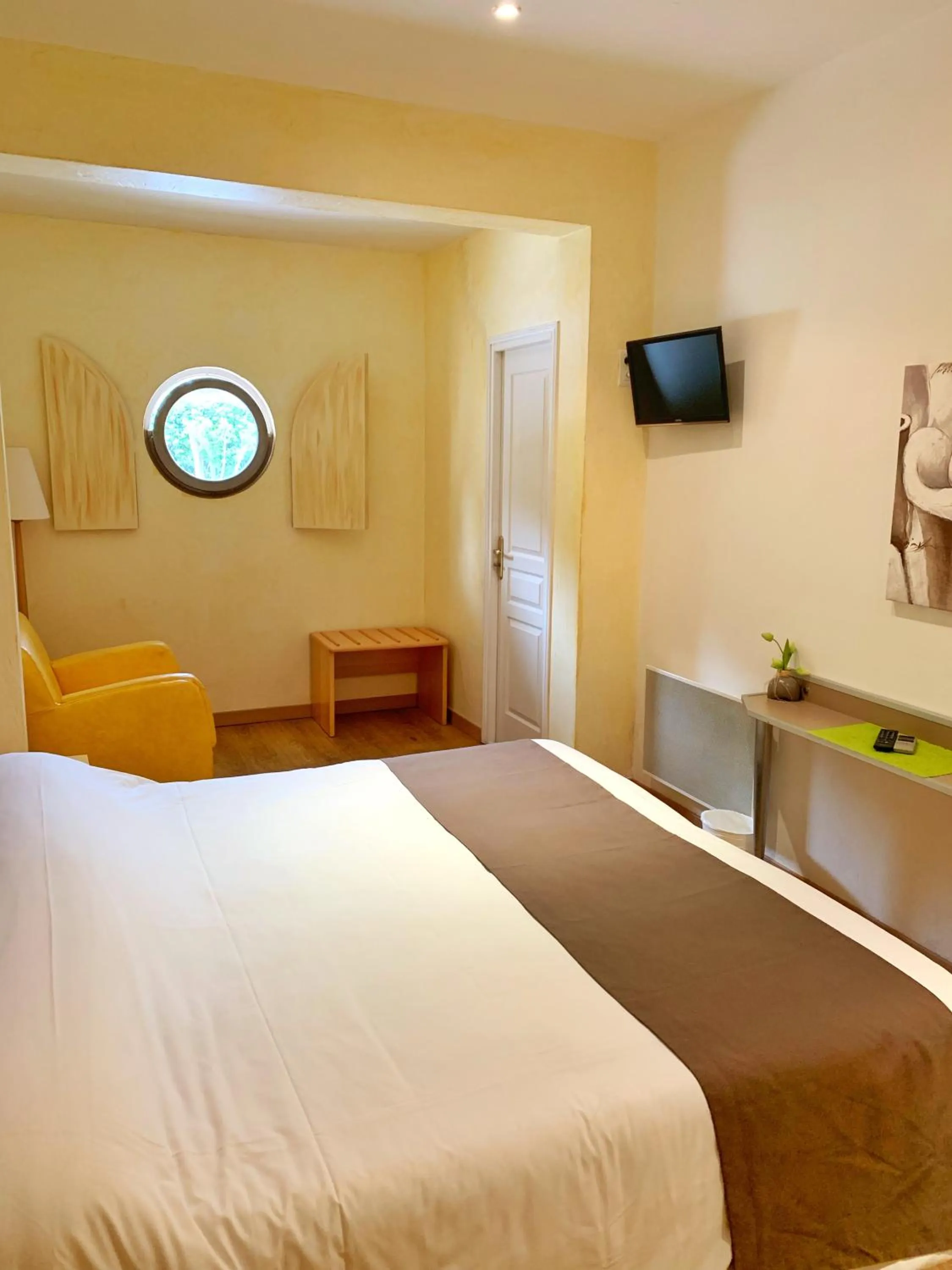 Photo of the whole room in Hôtel Beau Soleil