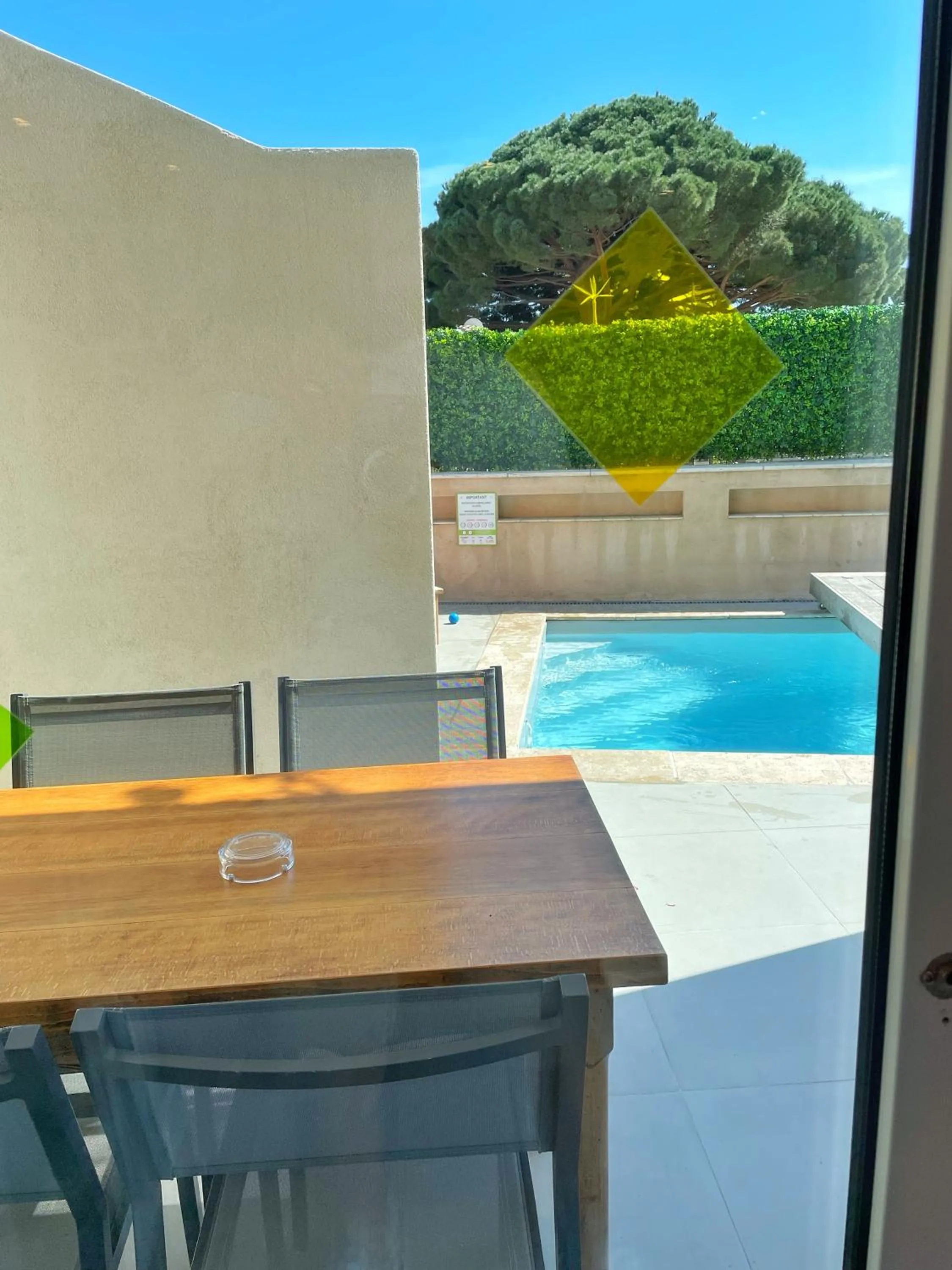 Patio in Hôtel Beau Soleil