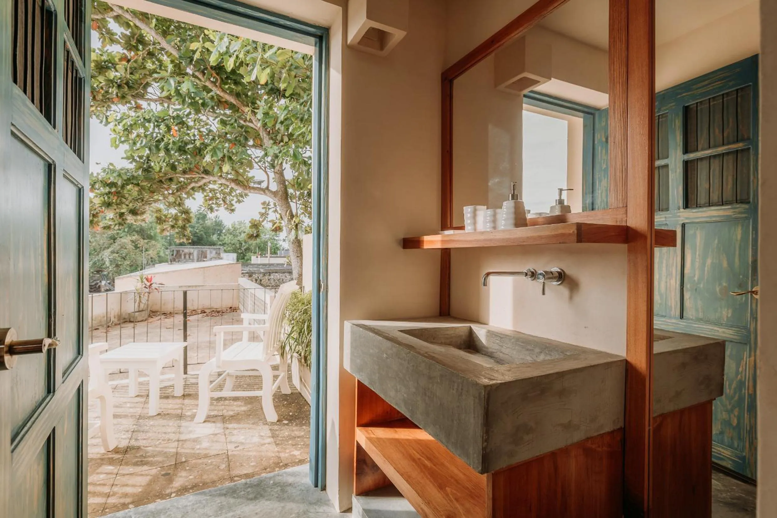 Bathroom in Waye Valladolid Centro - Sustainable, Authentic Experiences & Pet Friendly Boutique Hotel