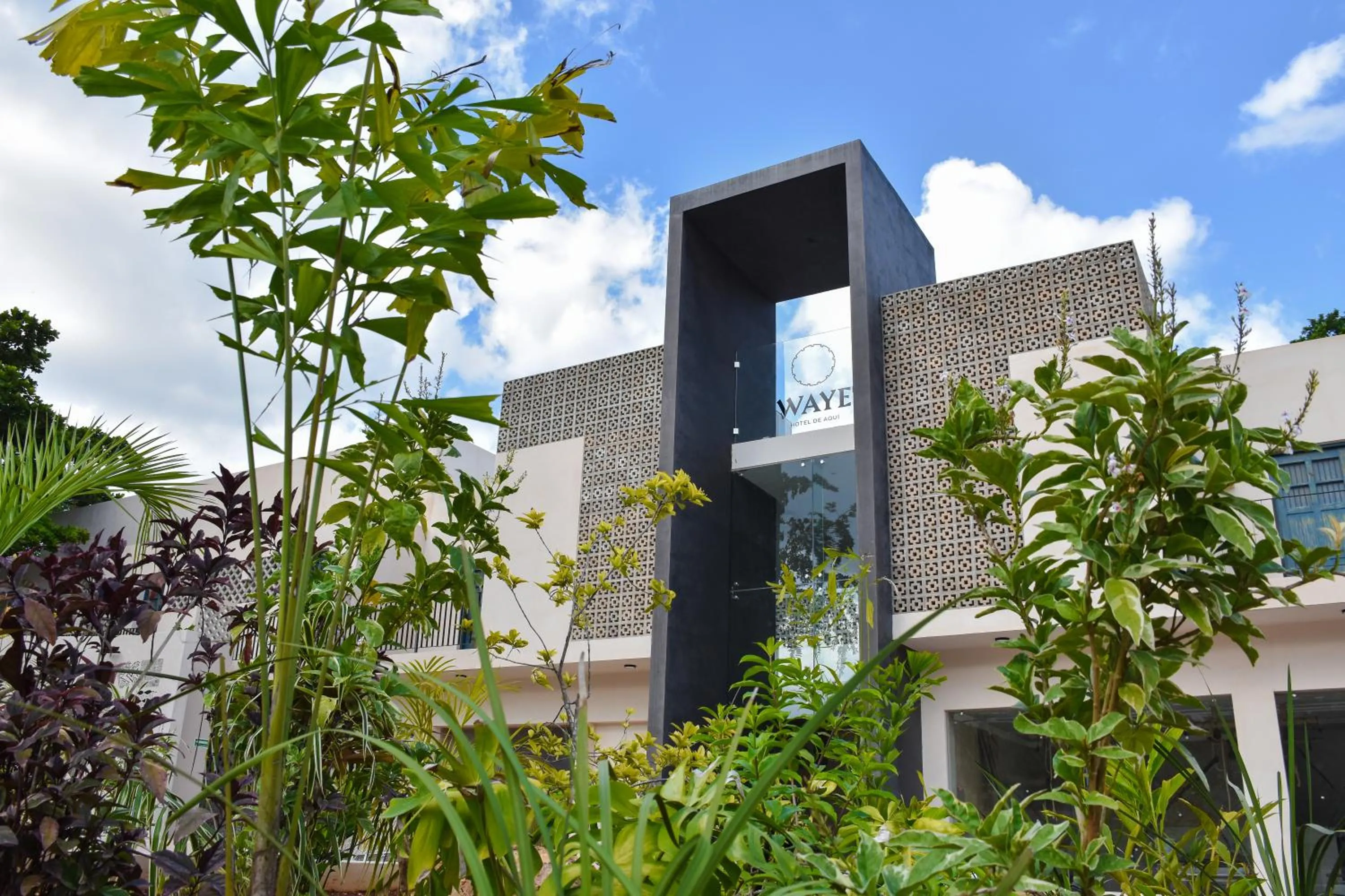 Property building in Waye Valladolid Centro - Sustainable, Authentic Experiences & Pet Friendly Boutique Hotel