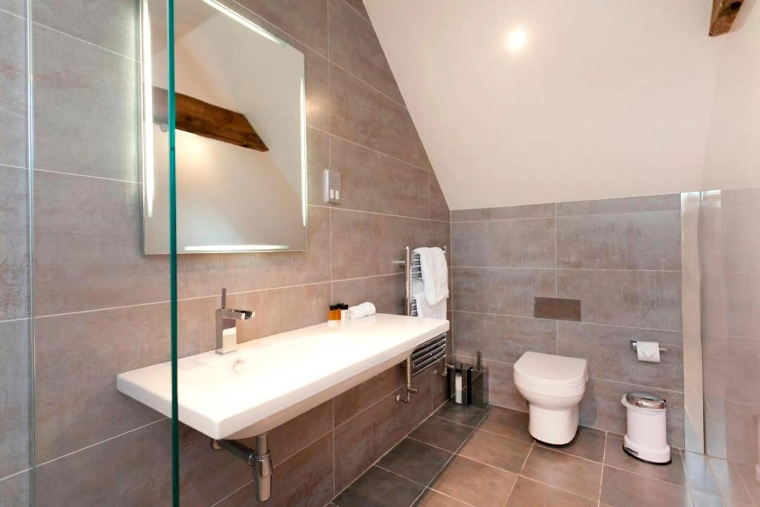 Bathroom in Dbs Serviced Apartments