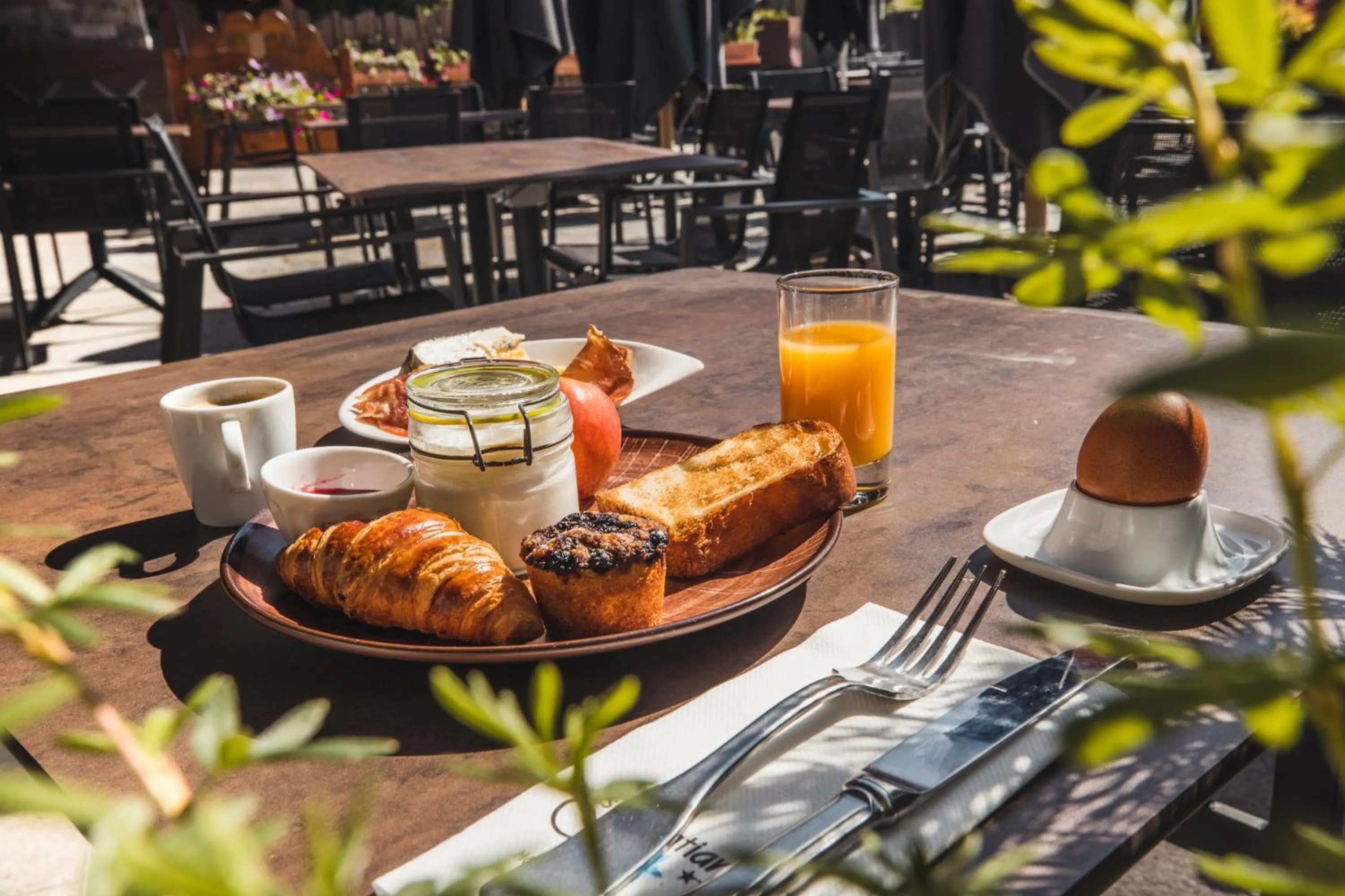 Patio in Les Gentianettes Hotel & Spa
