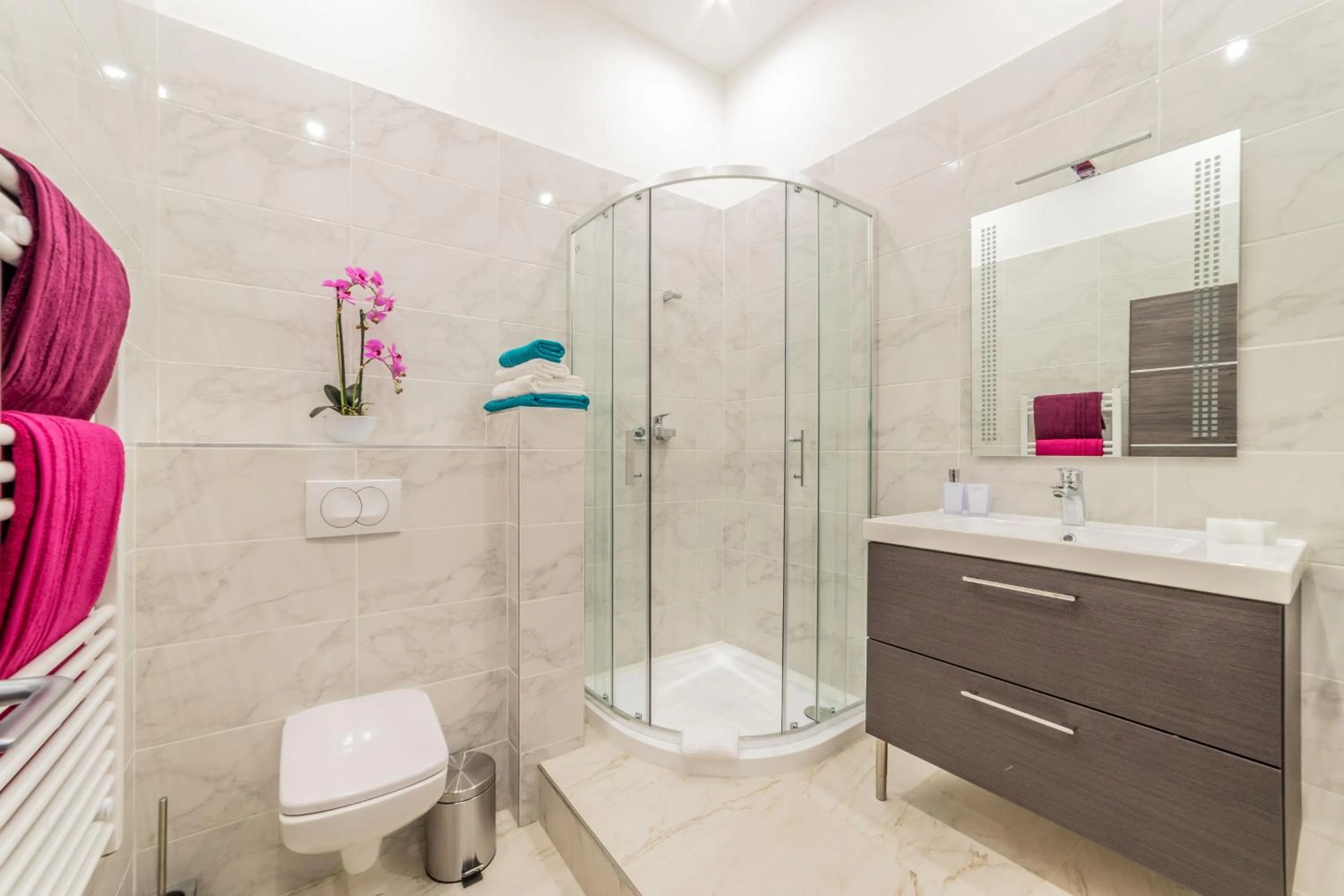 Shower in Global Suites Budapest