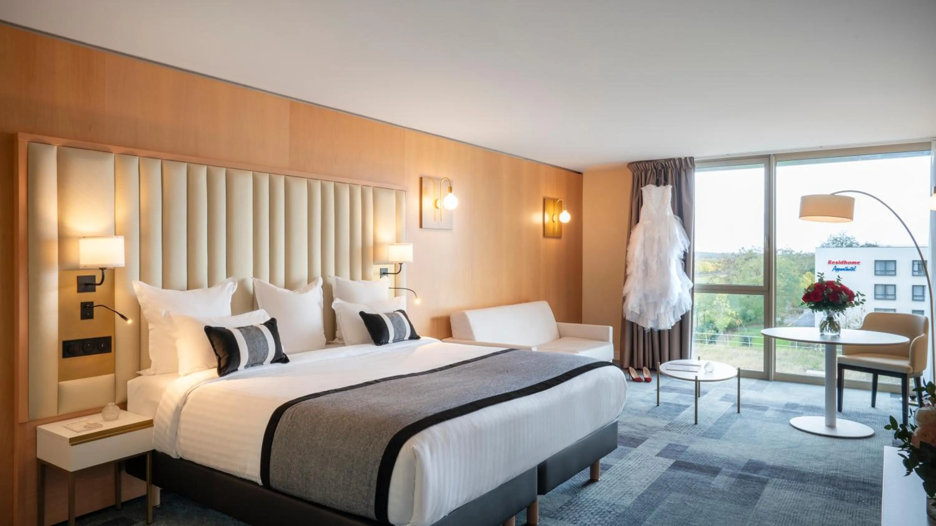 Property building, Bed in Residhome Suites Paris Sénart