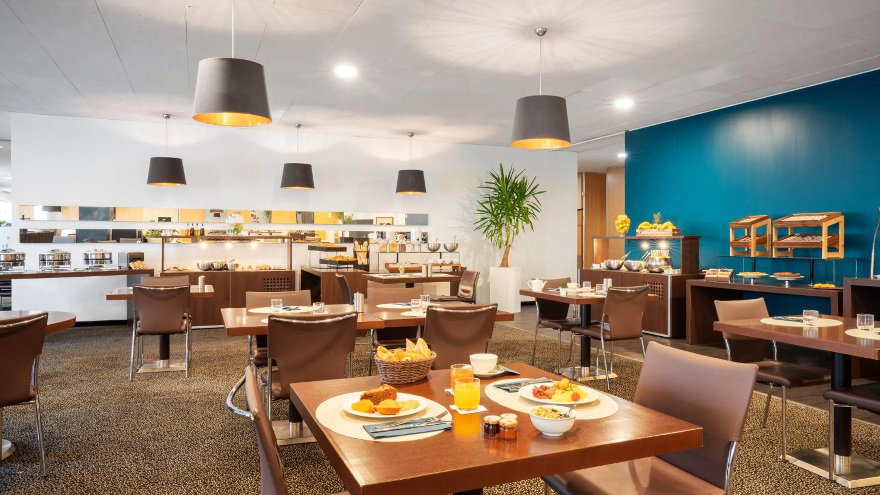 Breakfast in Residhome Suites Paris Sénart